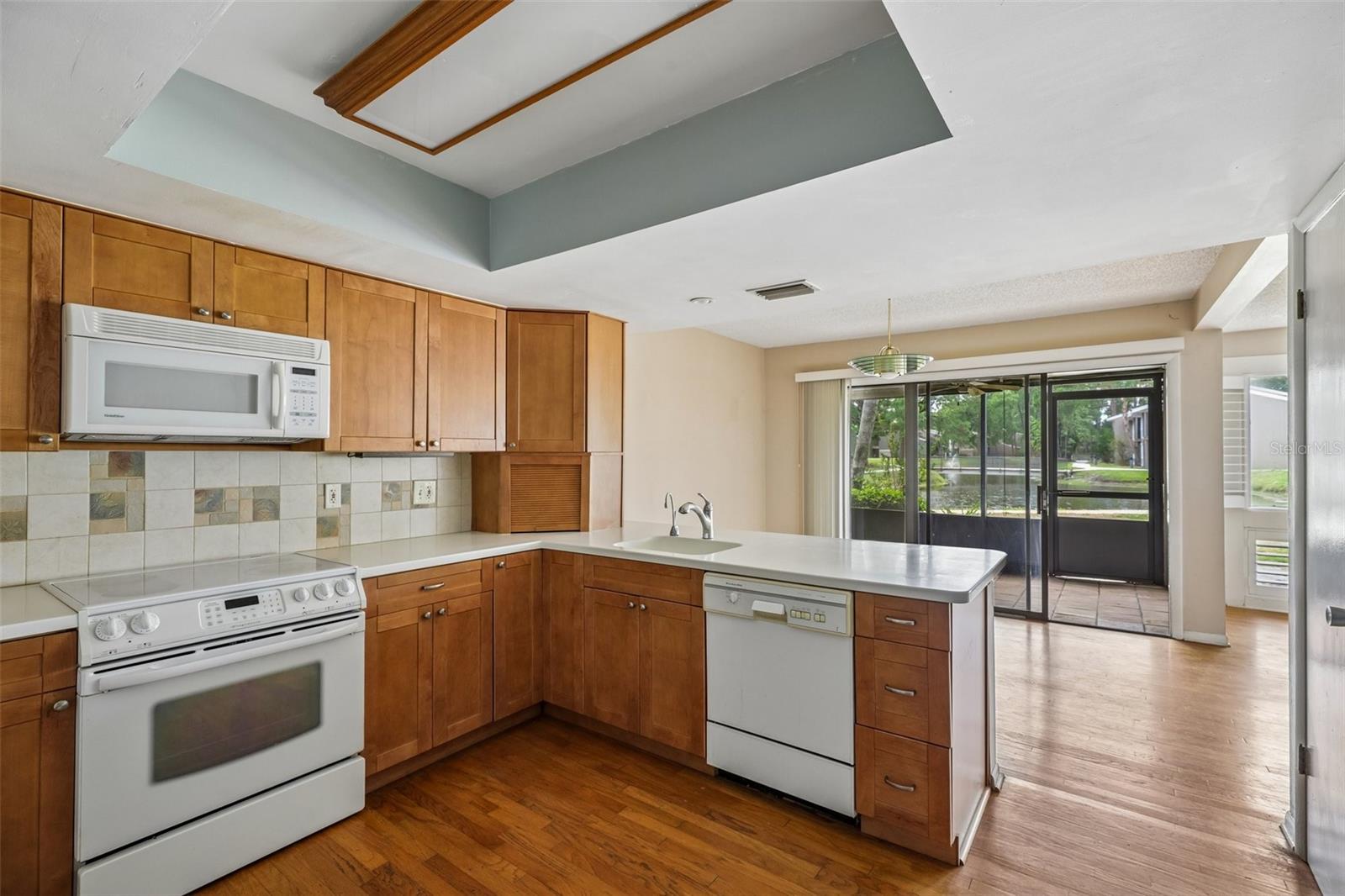 WINDHOVER CONDO - Residential