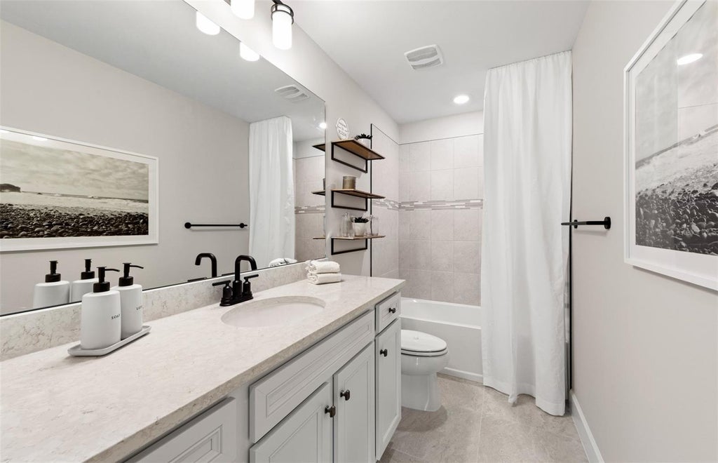 Photo of 17045 Moonflower Drive, Venice, FL 34293 (MLS # TB8557775)