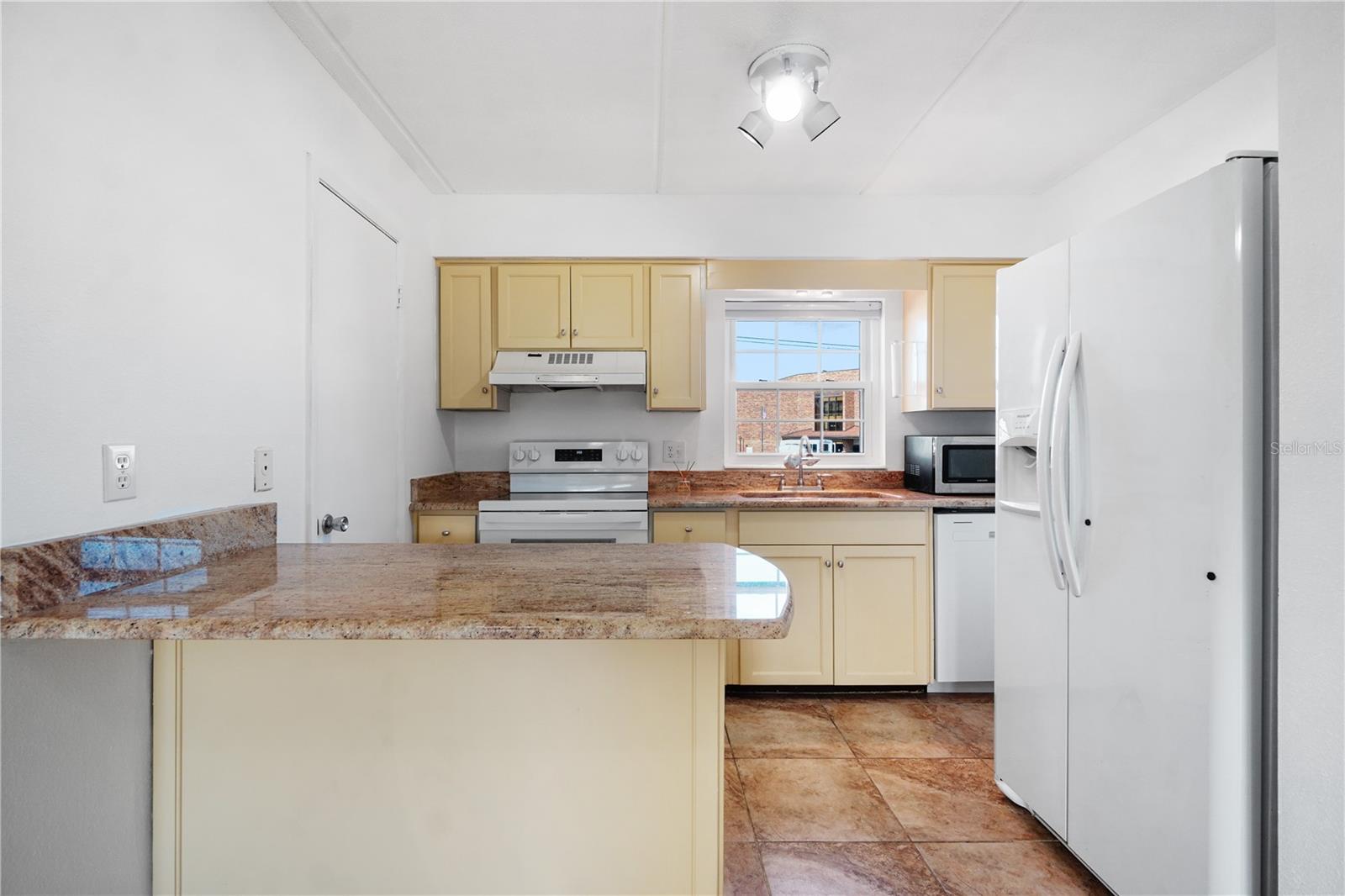 1100 E CAROLINE STREET 104