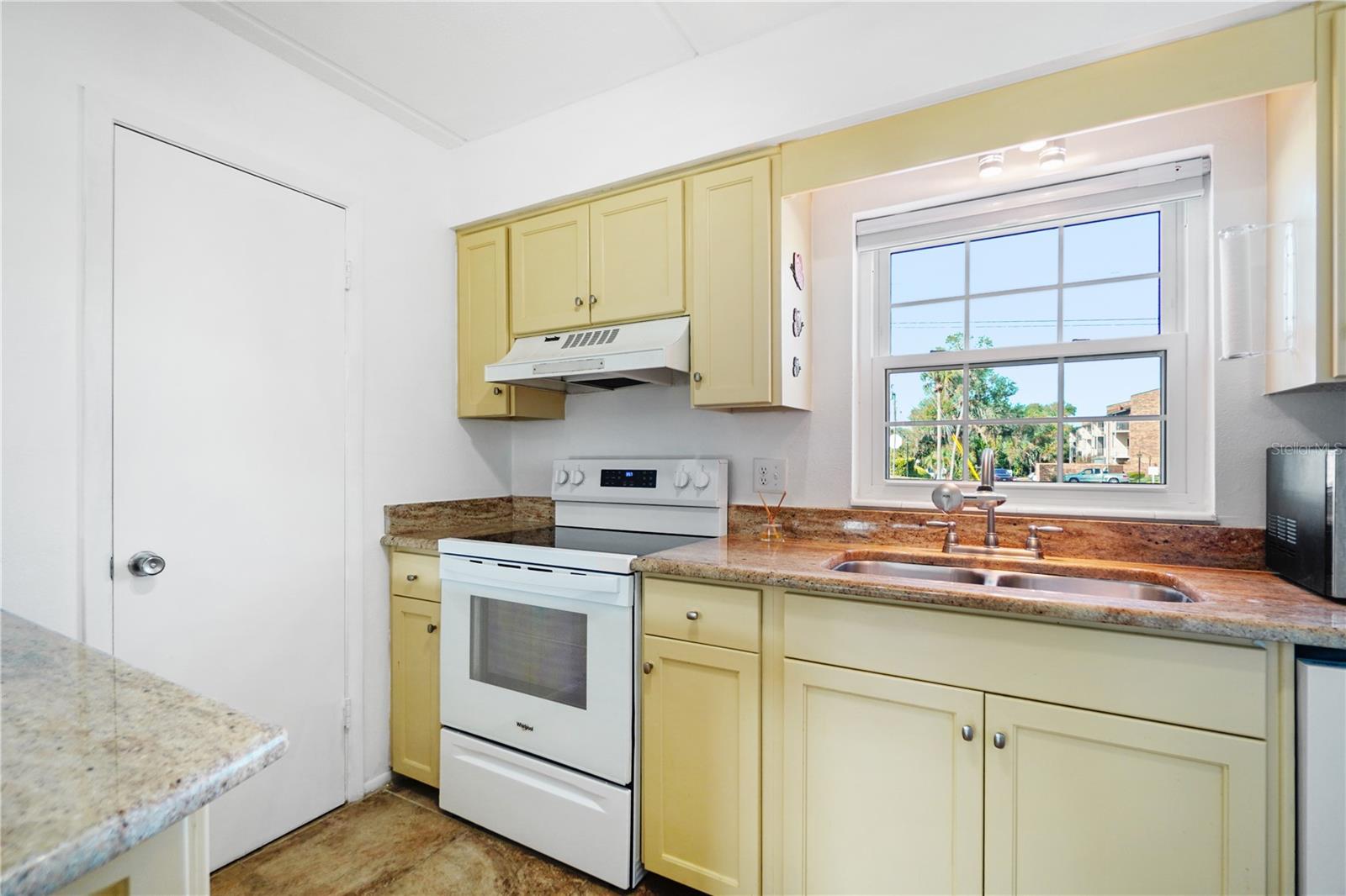 LAKEVIEW CONDOS - Residential