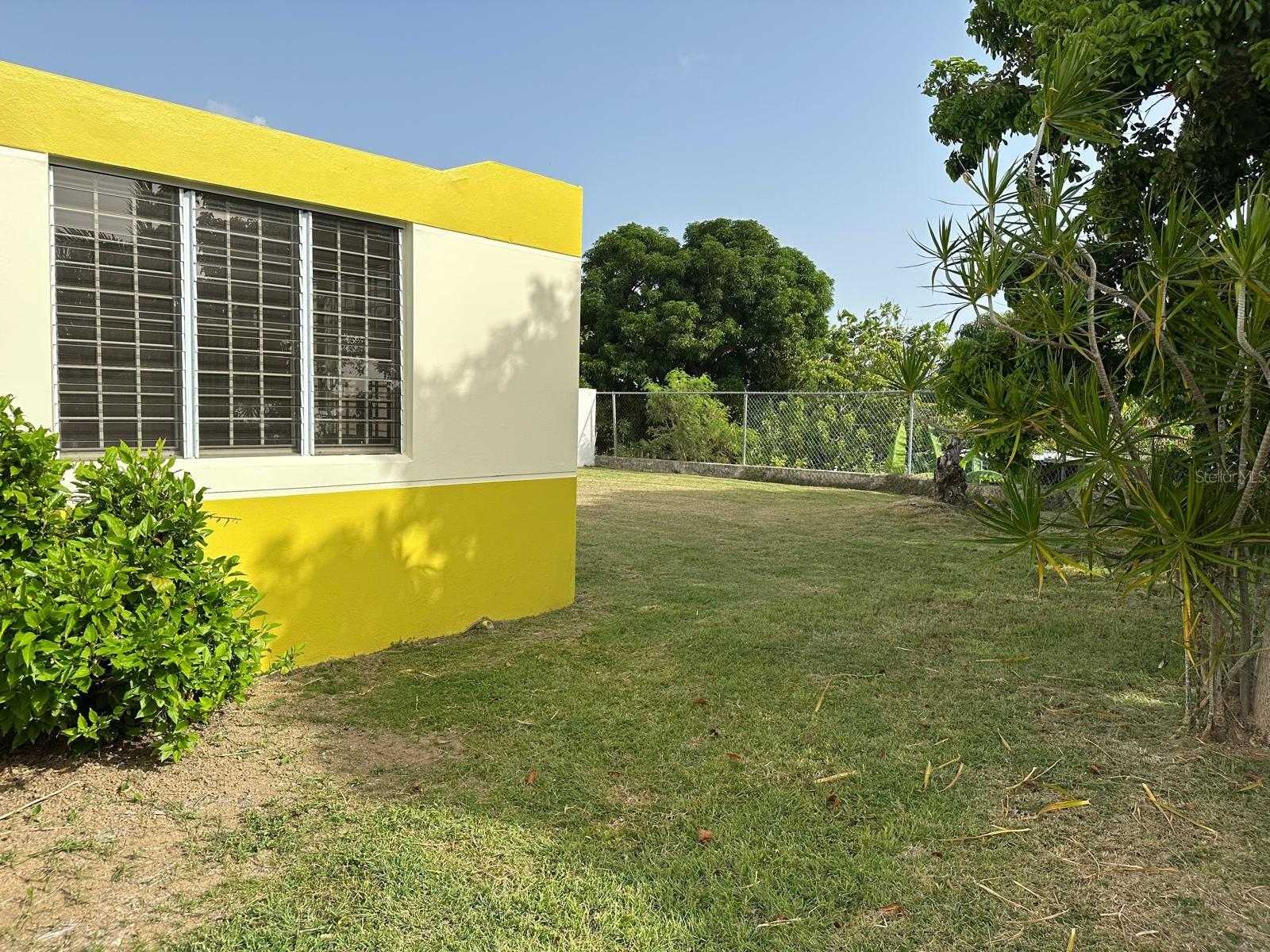 URB. SOLYMAR F-11 CALLE ARECIFE