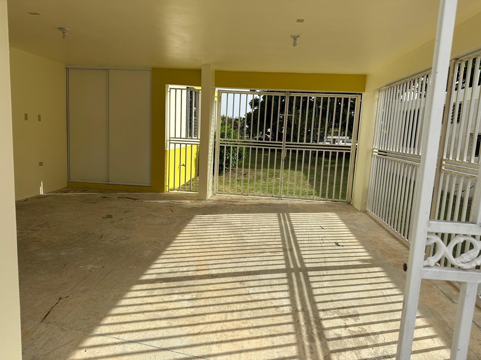 URB. SOLYMAR F-11 CALLE ARECIFE