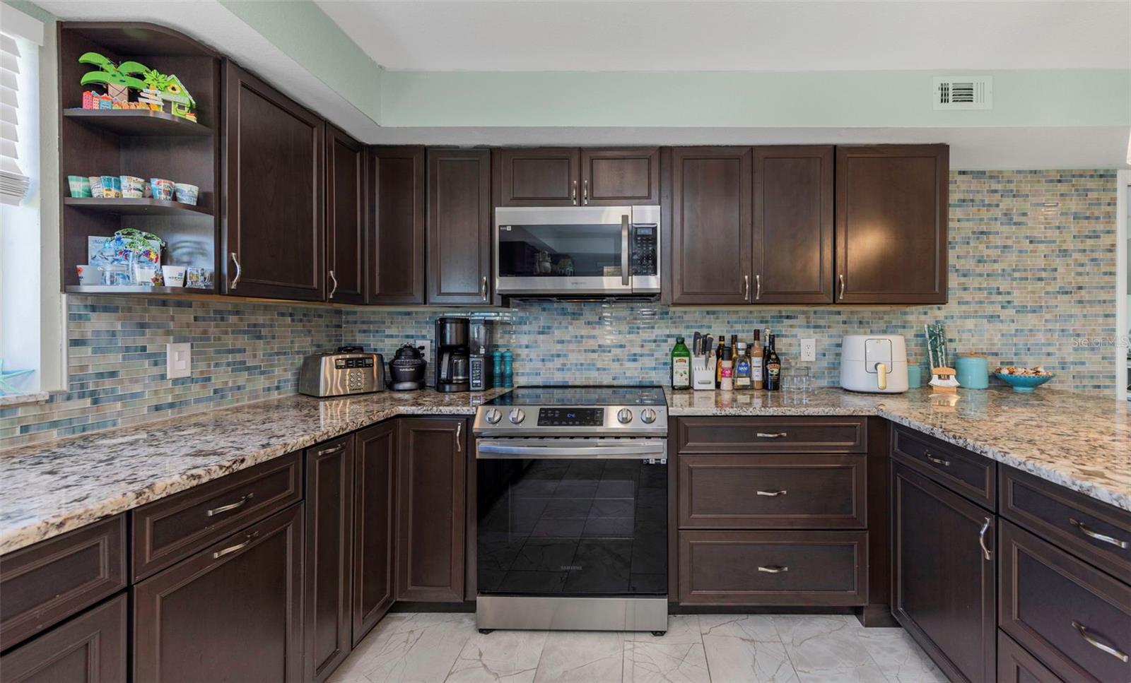 736 ISLAND WAY 601
