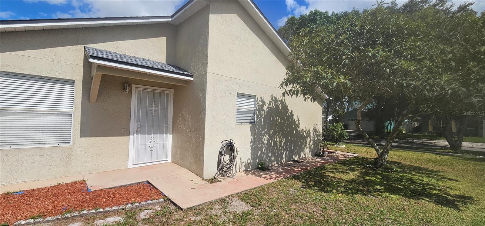 1922 TROPIC BAY COURT