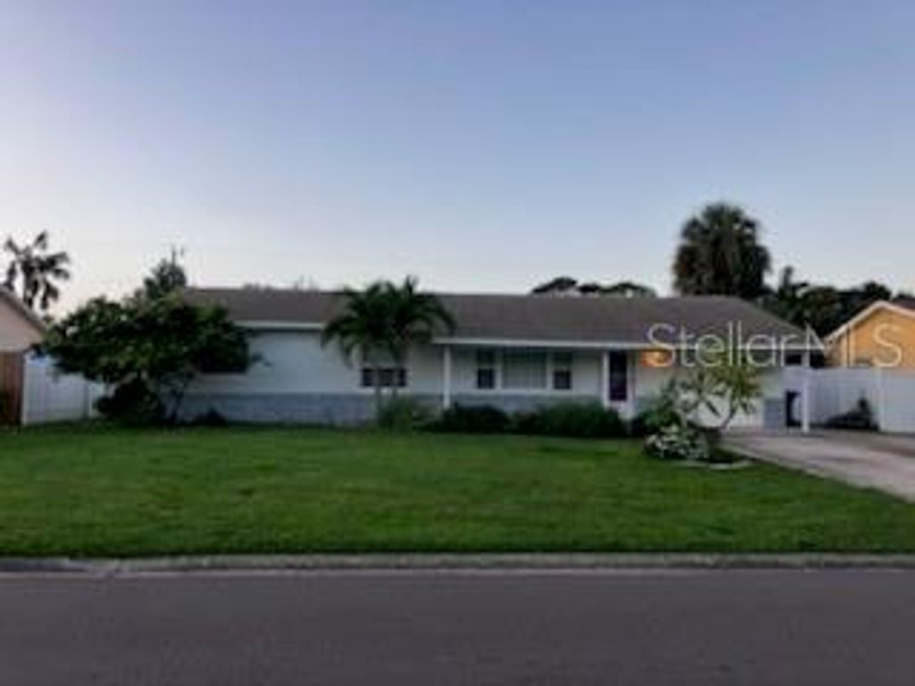 Photo of 6298 27th Avenue N, St Petersburg, FL 33710 (MLS # TB8432475)