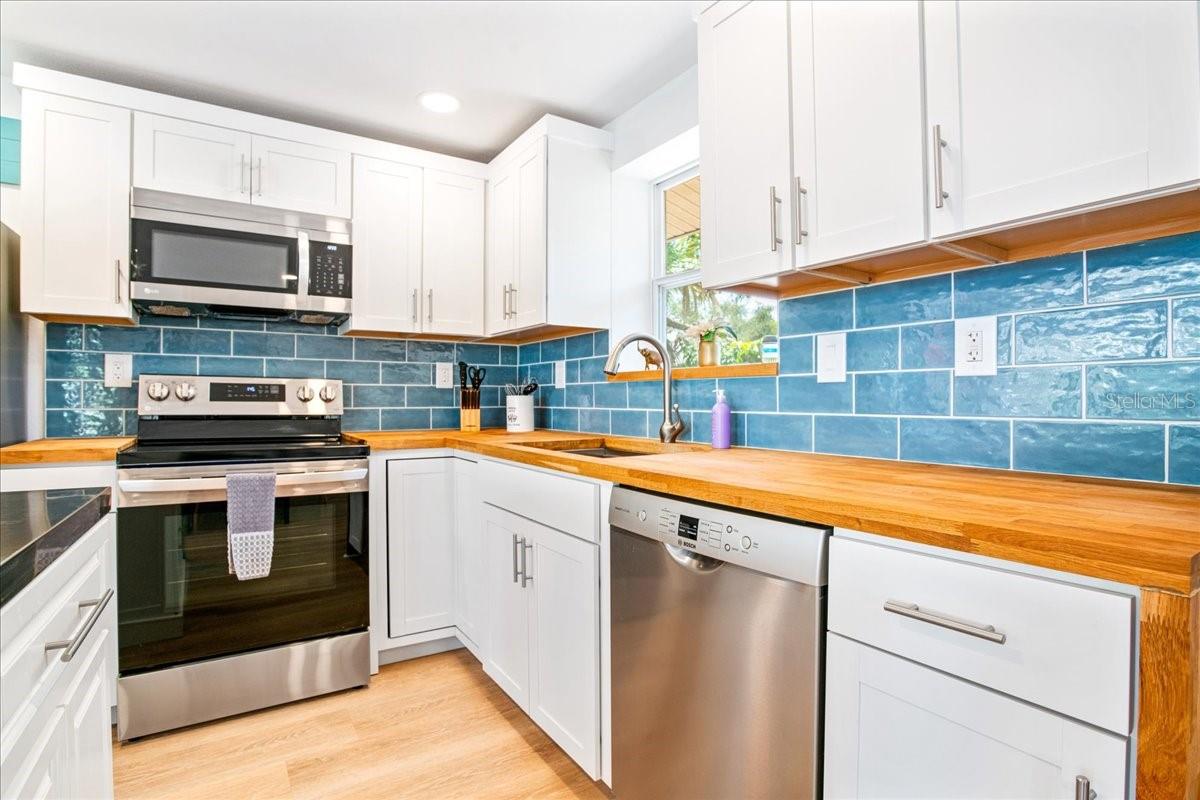 PELICAN SHORES - Residential