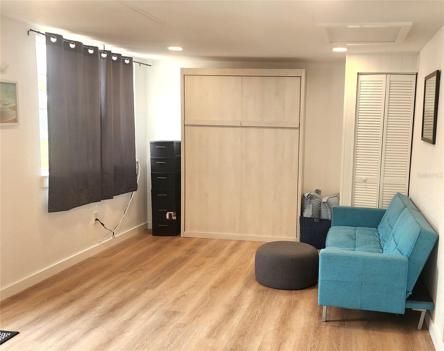 PELICAN SHORES - Residential