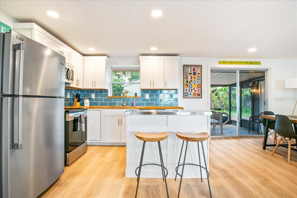 PELICAN SHORES - Residential