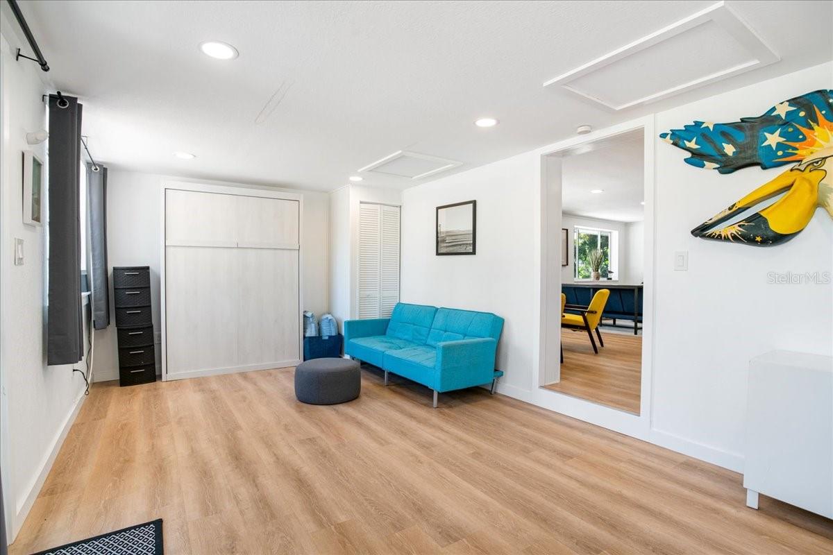 PELICAN SHORES - Residential