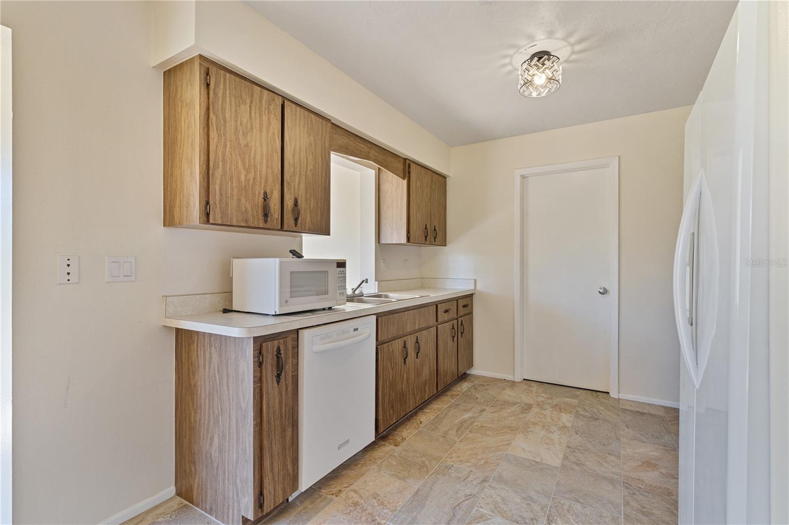 ROTONDA WEST OAKLAND HILLS - Residential Lease
