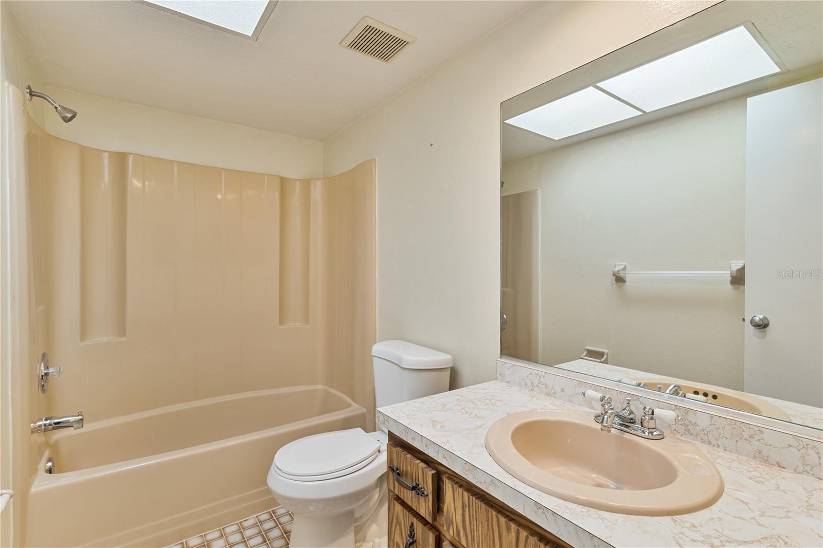 ROTONDA WEST OAKLAND HILLS - Residential Lease