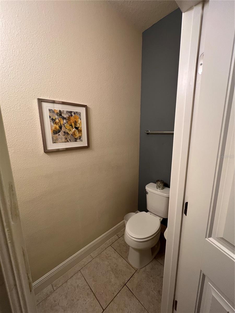 RAVINIA/EAST PARK - Residential Lease