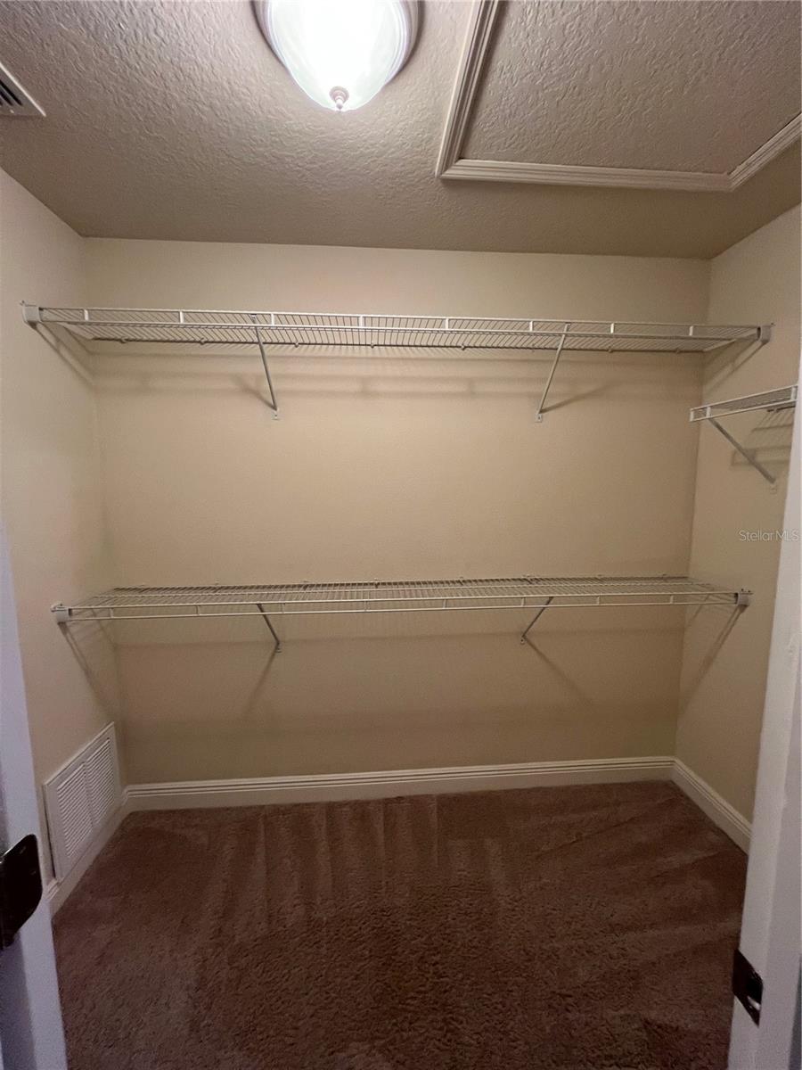 RAVINIA/EAST PARK - Residential Lease