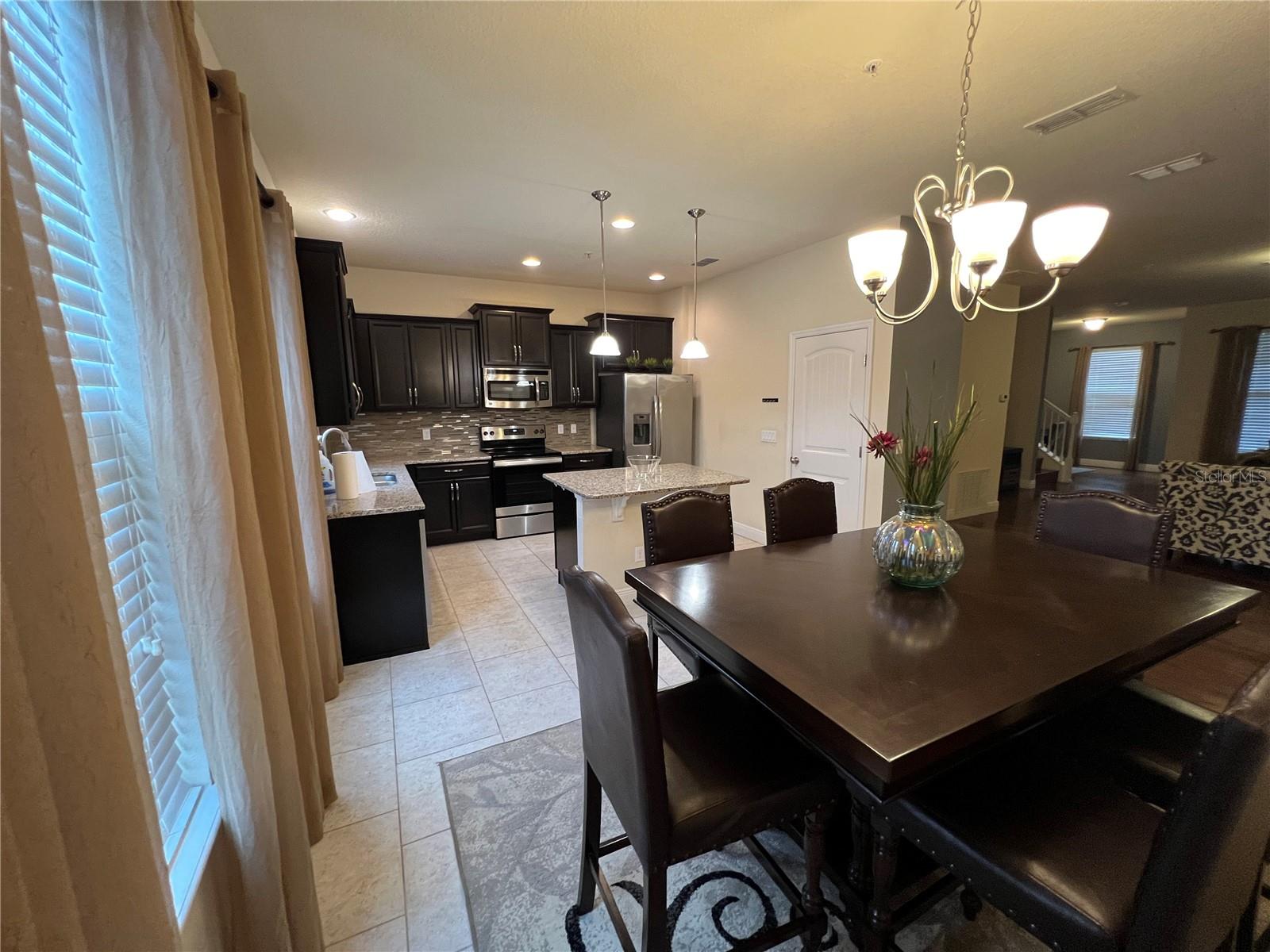 RAVINIA/EAST PARK - Residential Lease