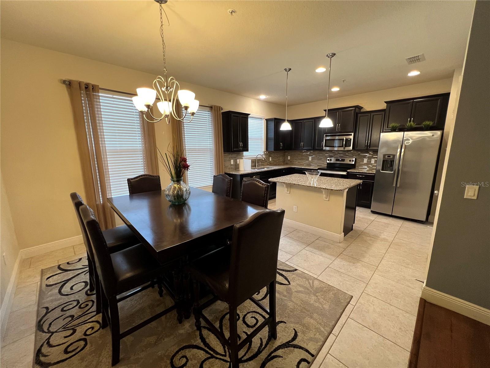 RAVINIA/EAST PARK - Residential Lease