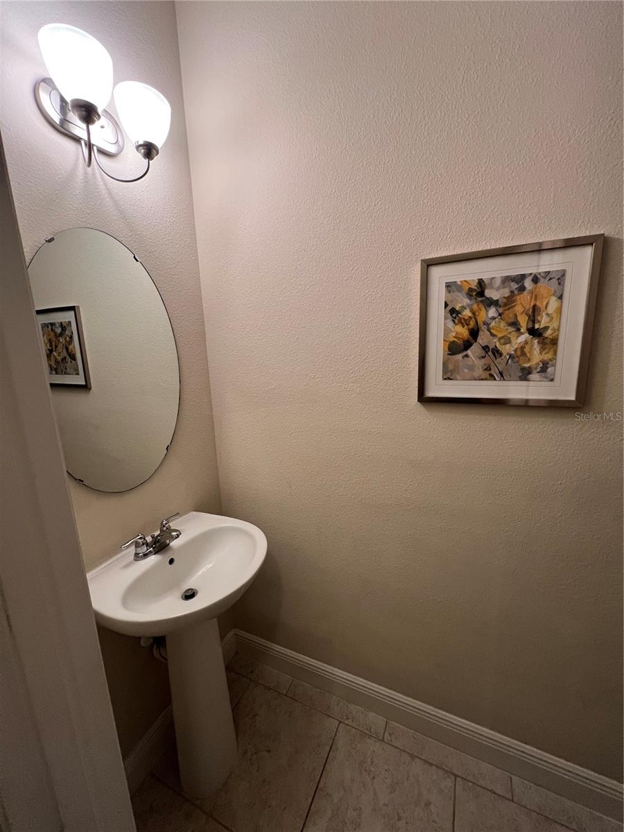 RAVINIA/EAST PARK - Residential Lease