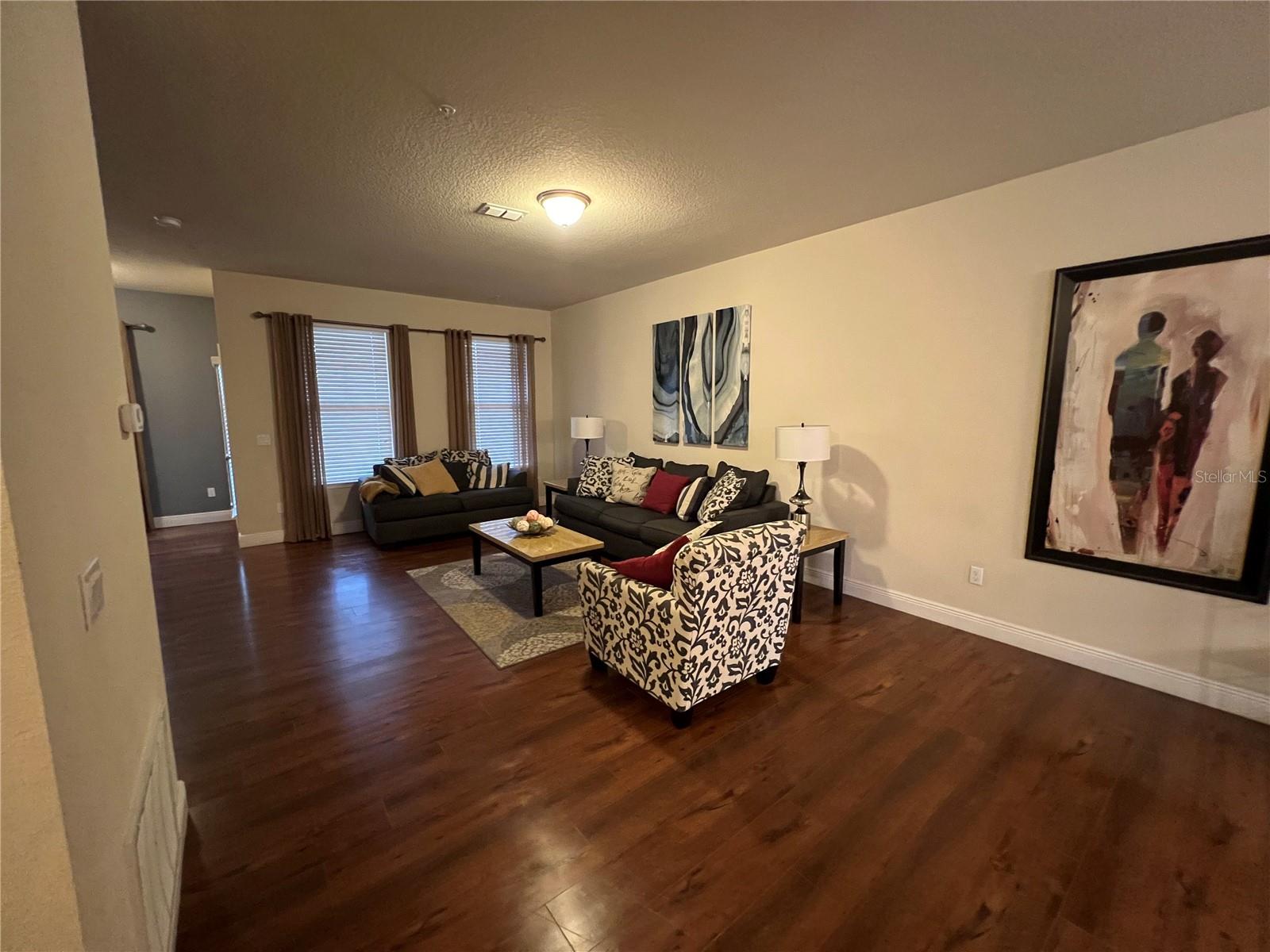 RAVINIA/EAST PARK - Residential Lease