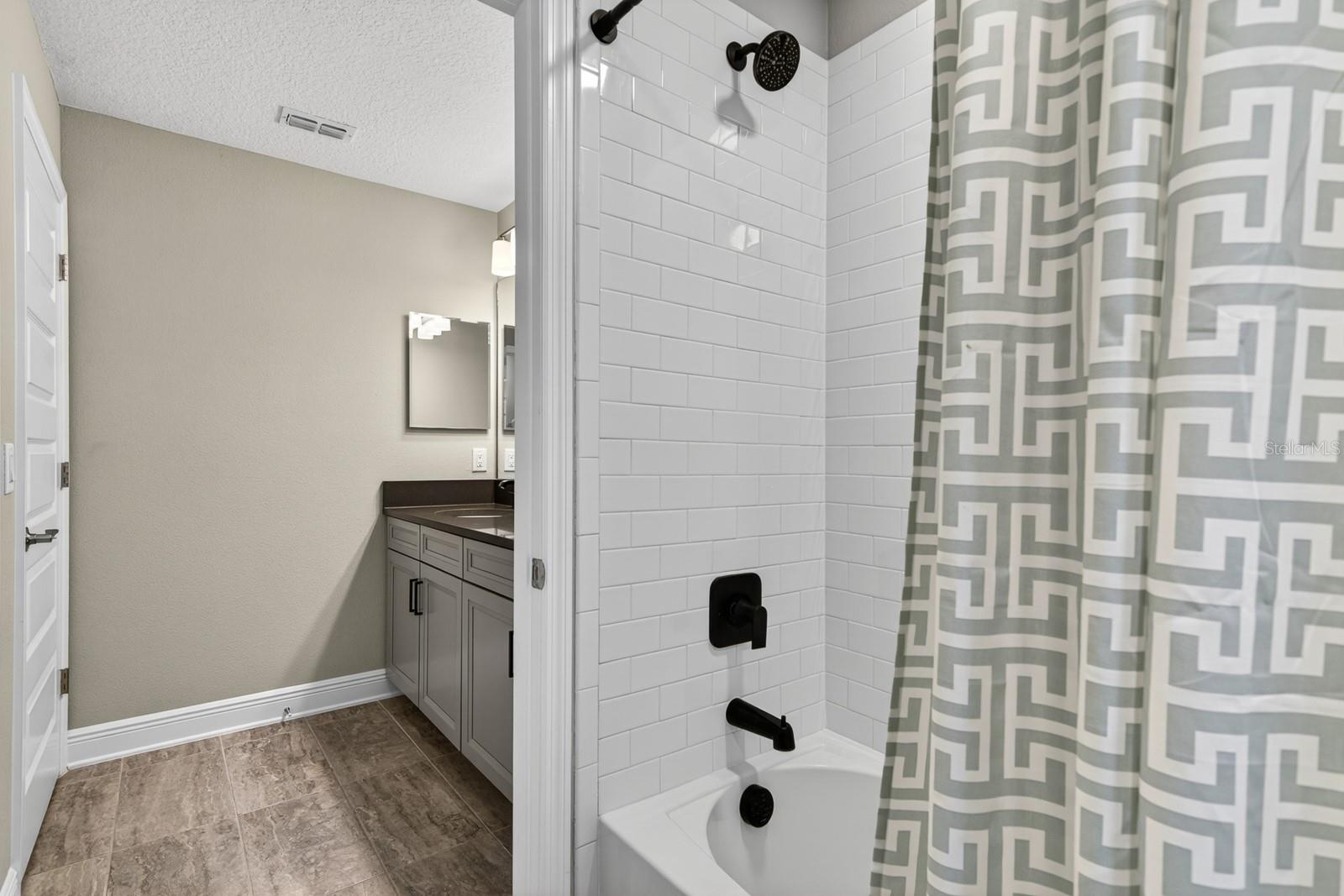WHISPERING OAKS PRESERVE PH 1 - Residential