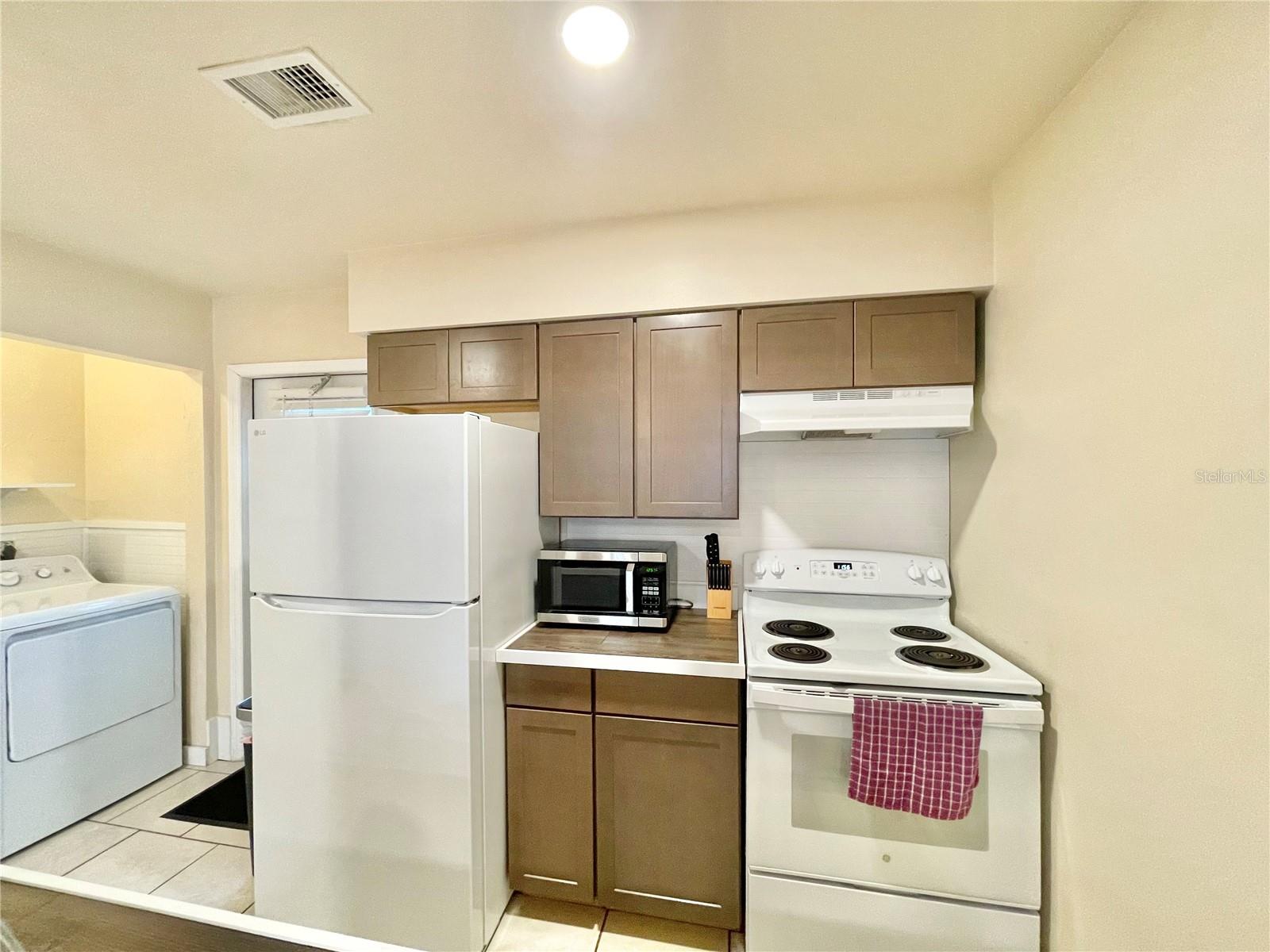 TOWER OAKS - Residential Income