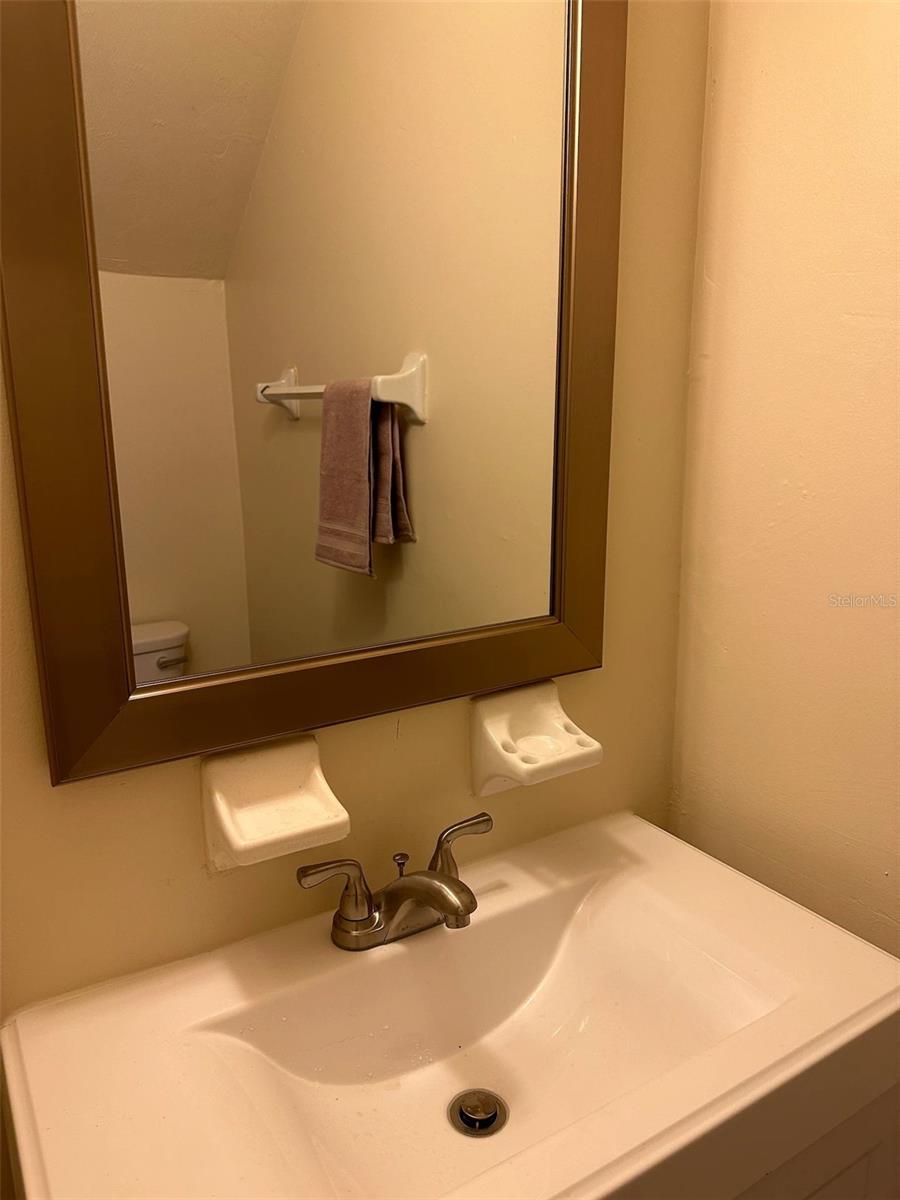 TOWER OAKS - Residential Income