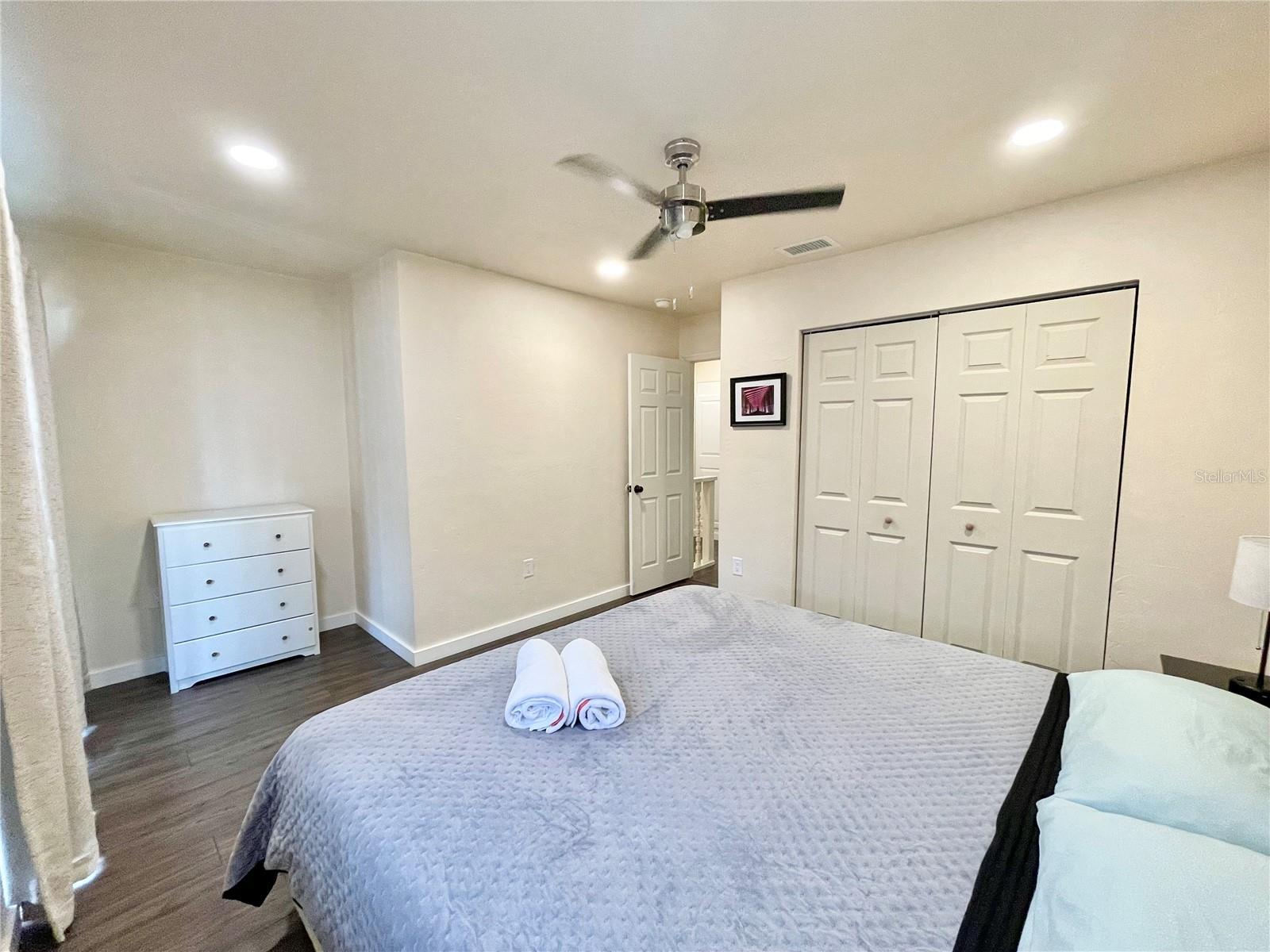 TOWER OAKS - Residential Income