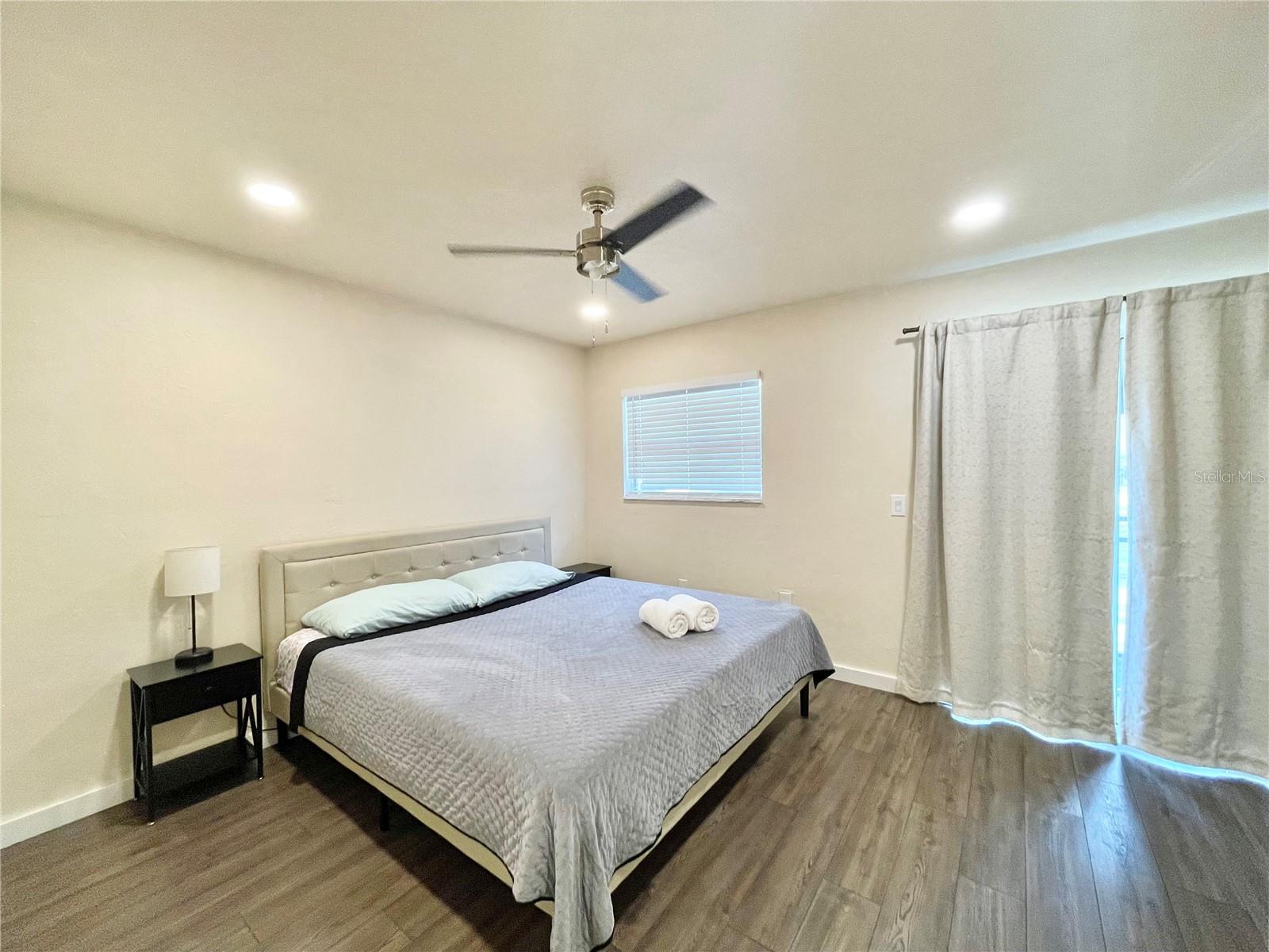 TOWER OAKS - Residential Income