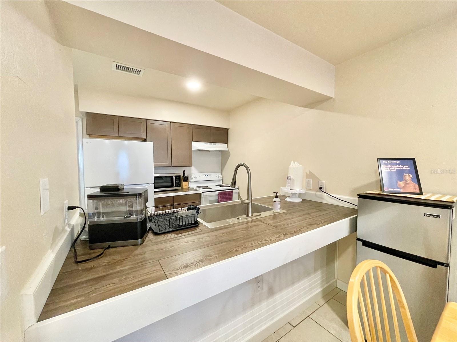 TOWER OAKS - Residential Income