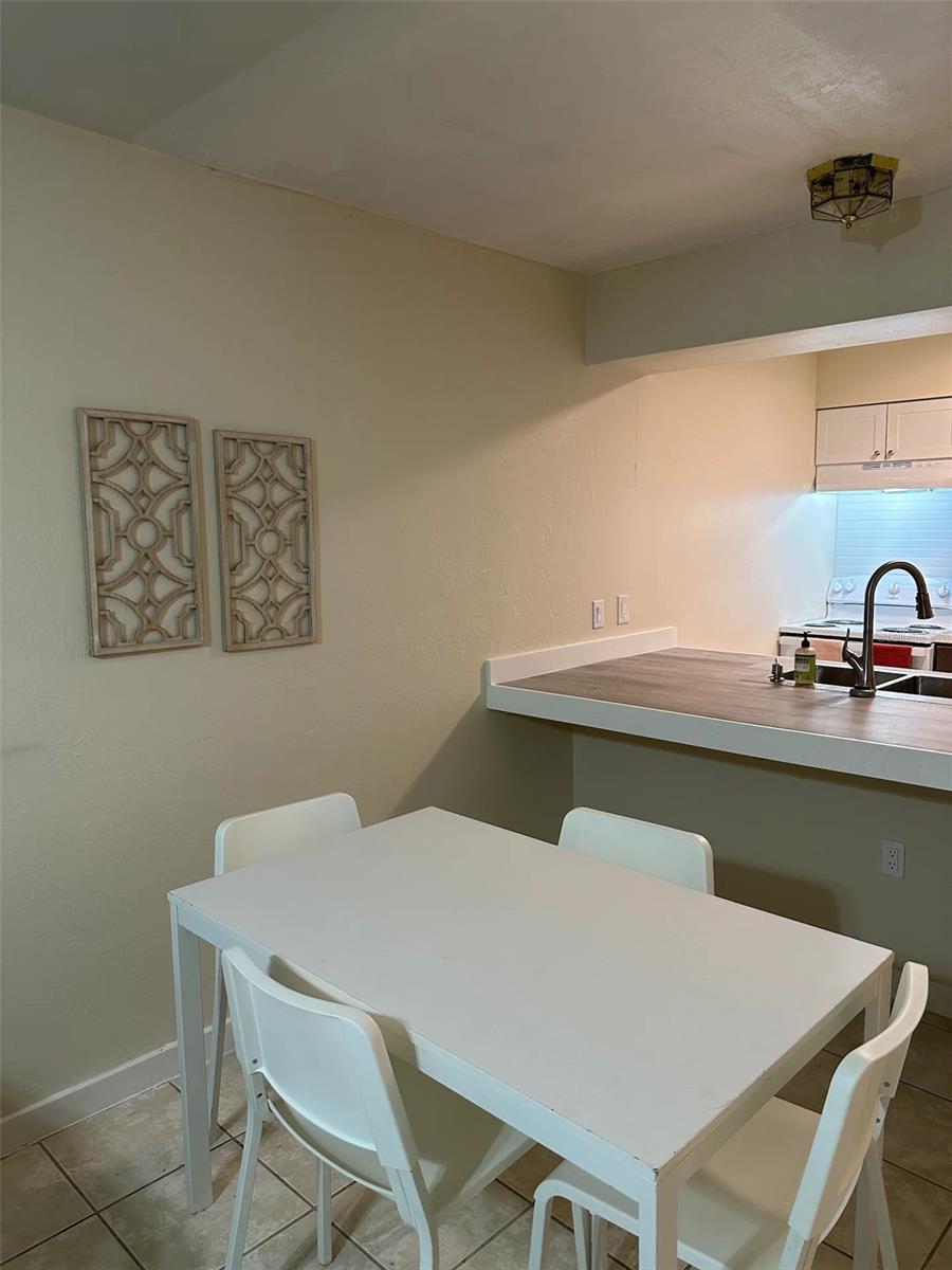 TOWER OAKS - Residential Income