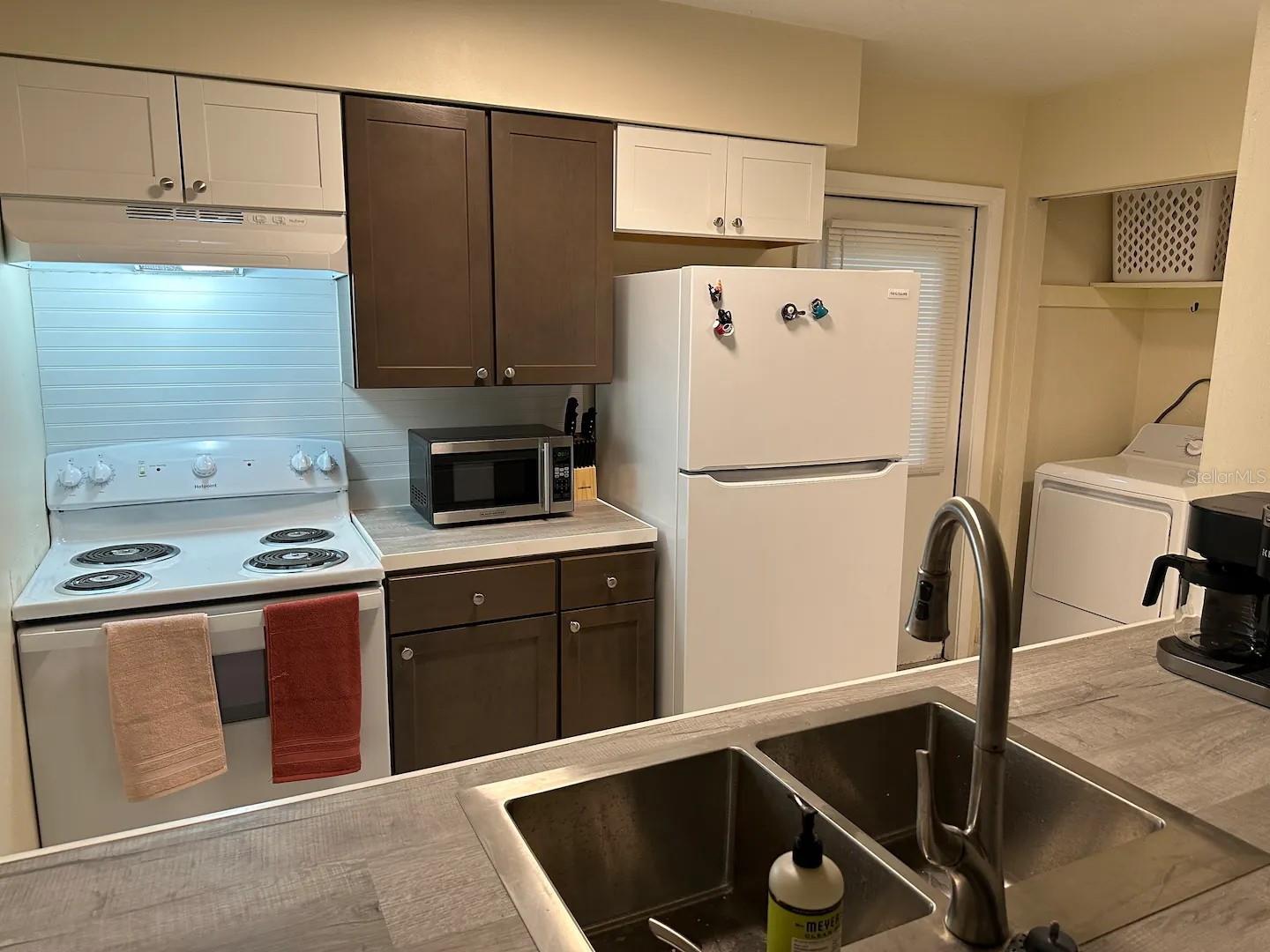 TOWER OAKS - Residential Income