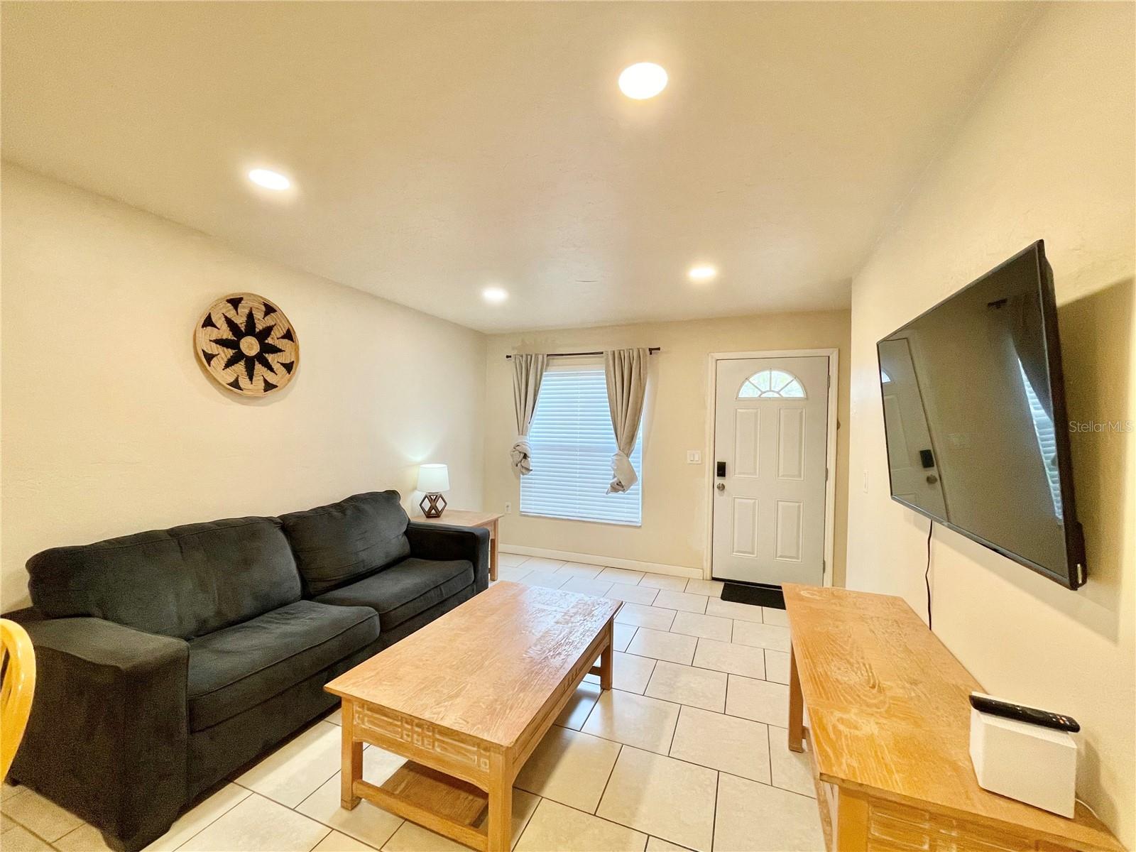 TOWER OAKS - Residential Income