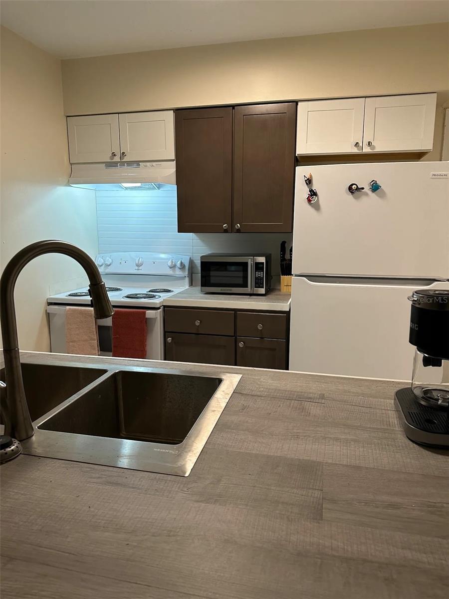 TOWER OAKS - Residential Income