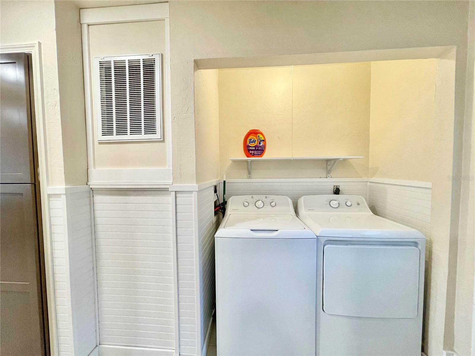 TOWER OAKS - Residential Income