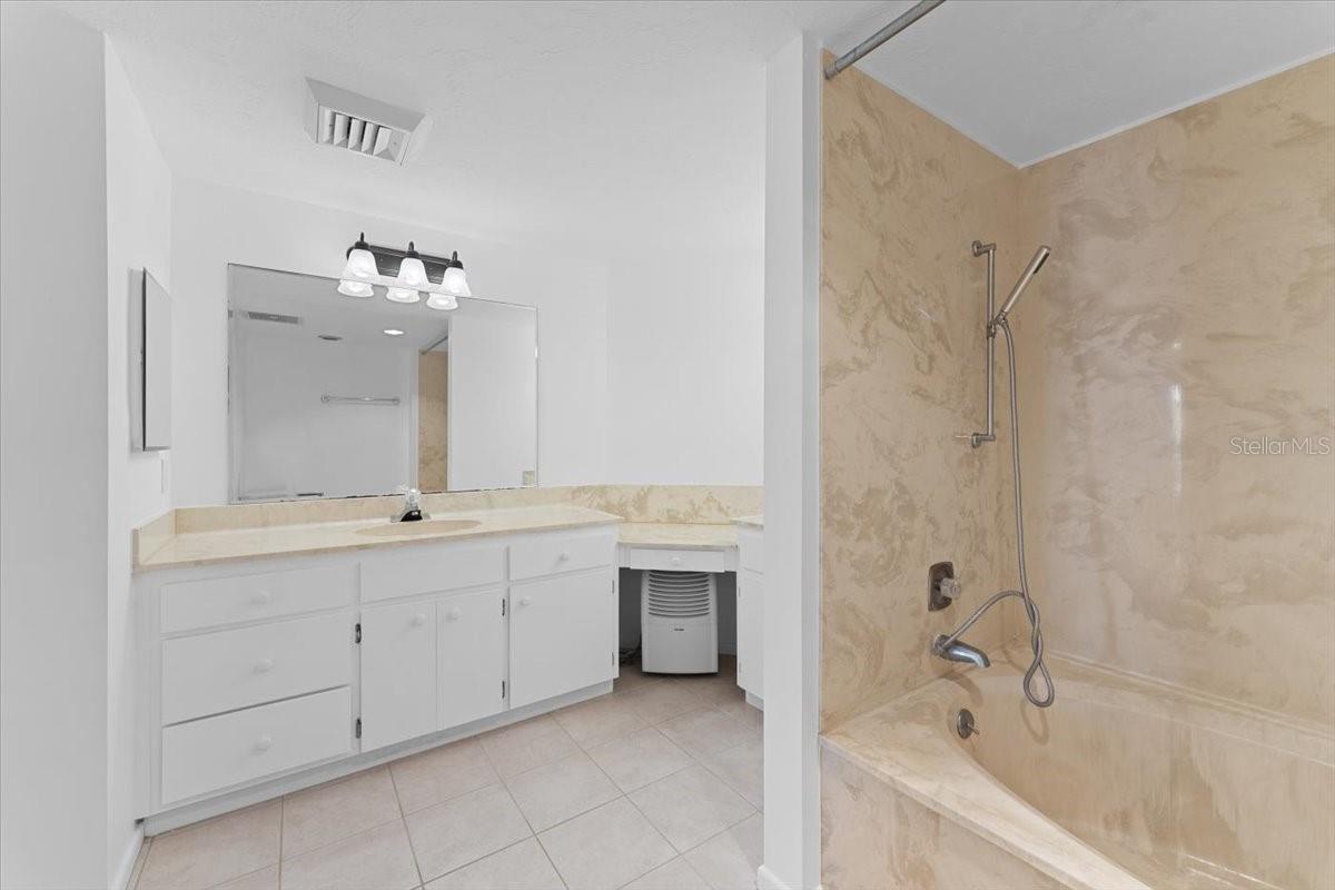 Ocean 01 Condo - Residential