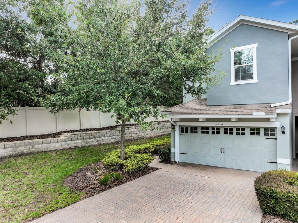 Photo of 1196 E 10th Street, Apopka, FL 32703 (MLS # O6437738)