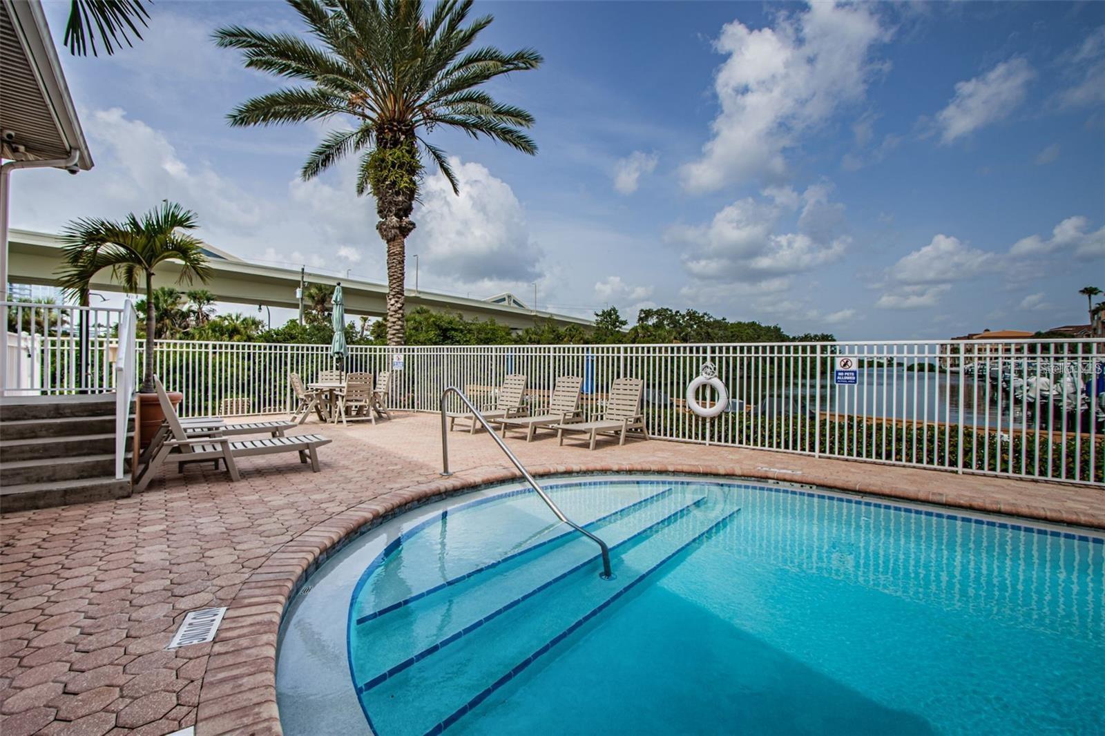 CULBREATH KEY BAYSIDE CONDOMIN - Residential