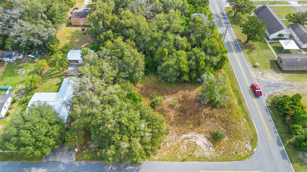 Photo of 905 W Beresford Avenue, Deland, FL 32720 (MLS # V4945731)