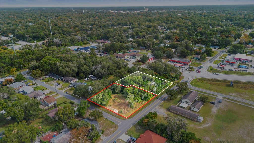 Photo of 905 W Beresford Avenue, Deland, FL 32720 (MLS # V4945731)