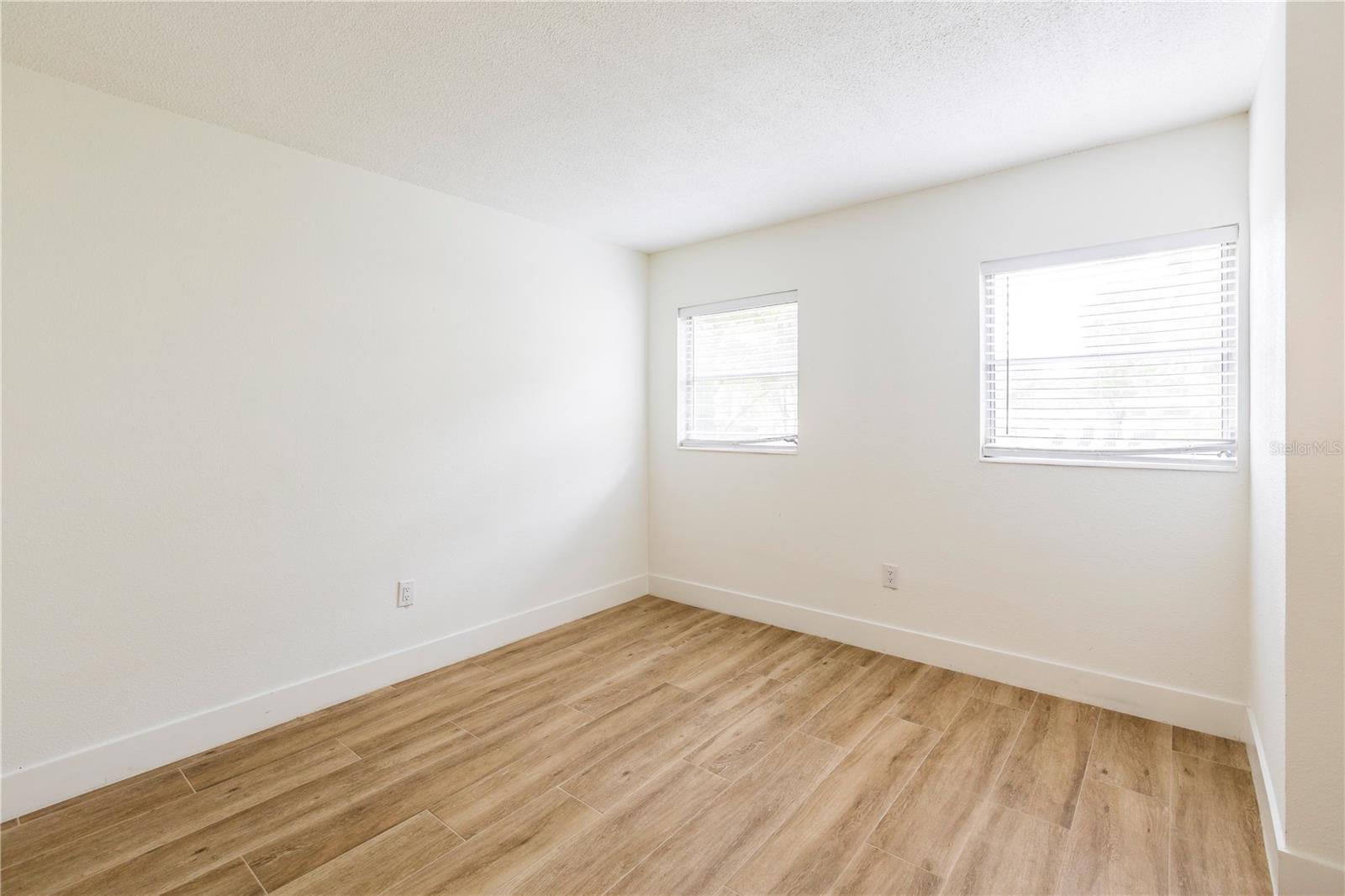 LAKESIDE/DELANEY PARK - Residential Lease