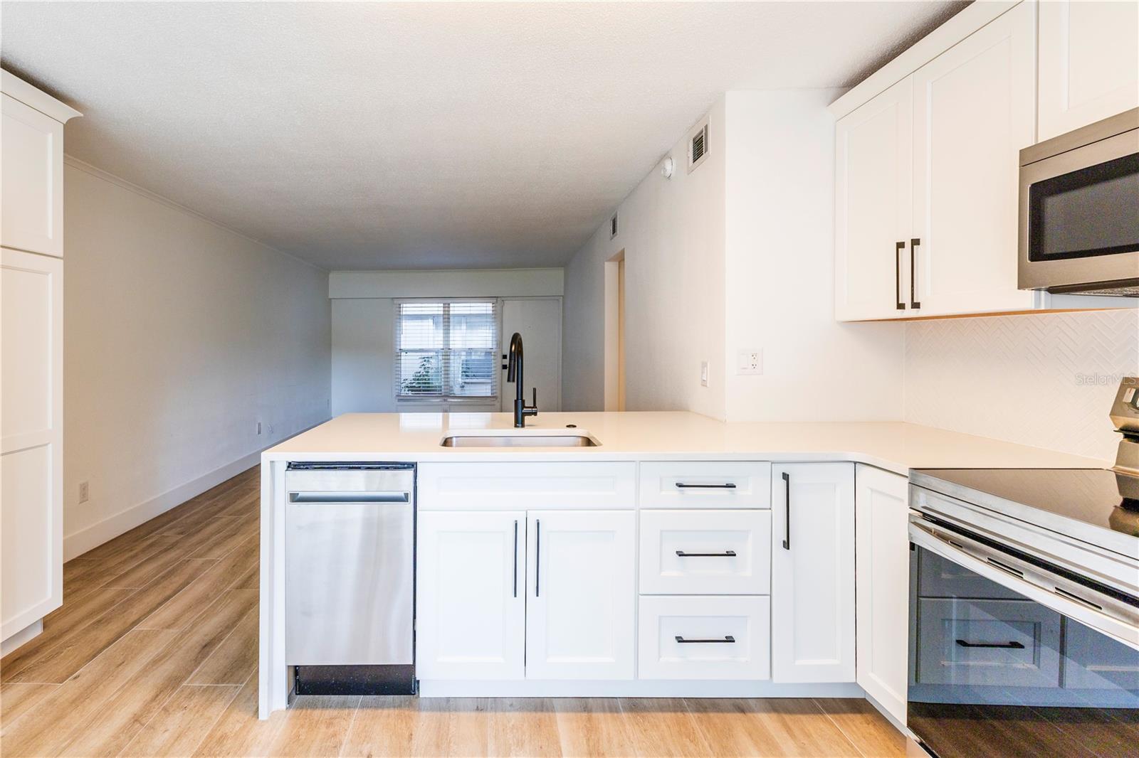 LAKESIDE/DELANEY PARK - Residential Lease