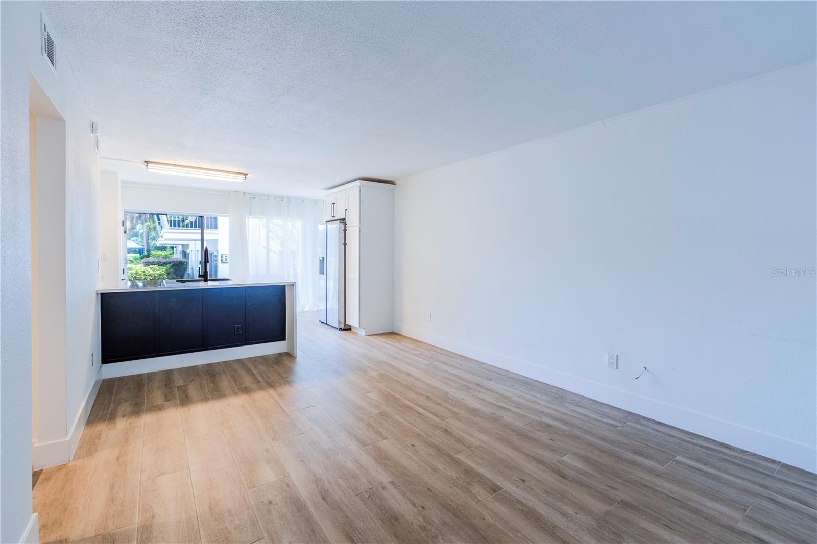 LAKESIDE/DELANEY PARK - Residential Lease