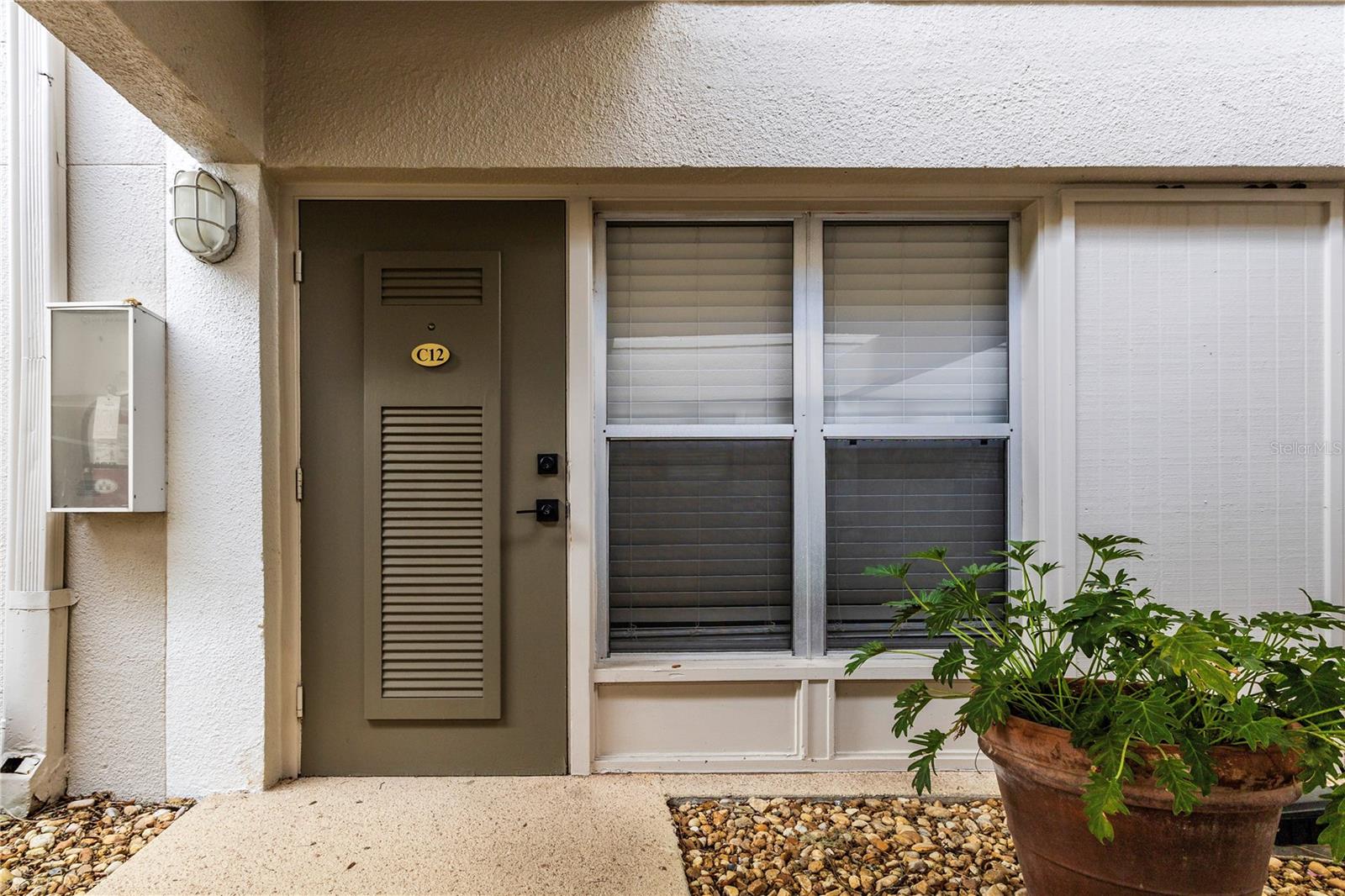 LAKESIDE/DELANEY PARK - Residential Lease