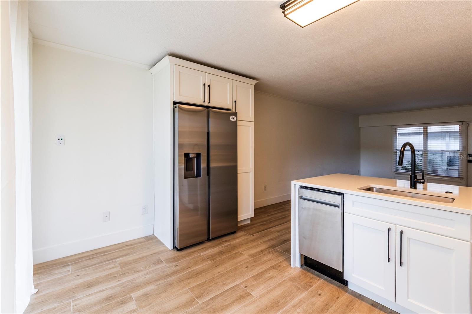LAKESIDE/DELANEY PARK - Residential Lease