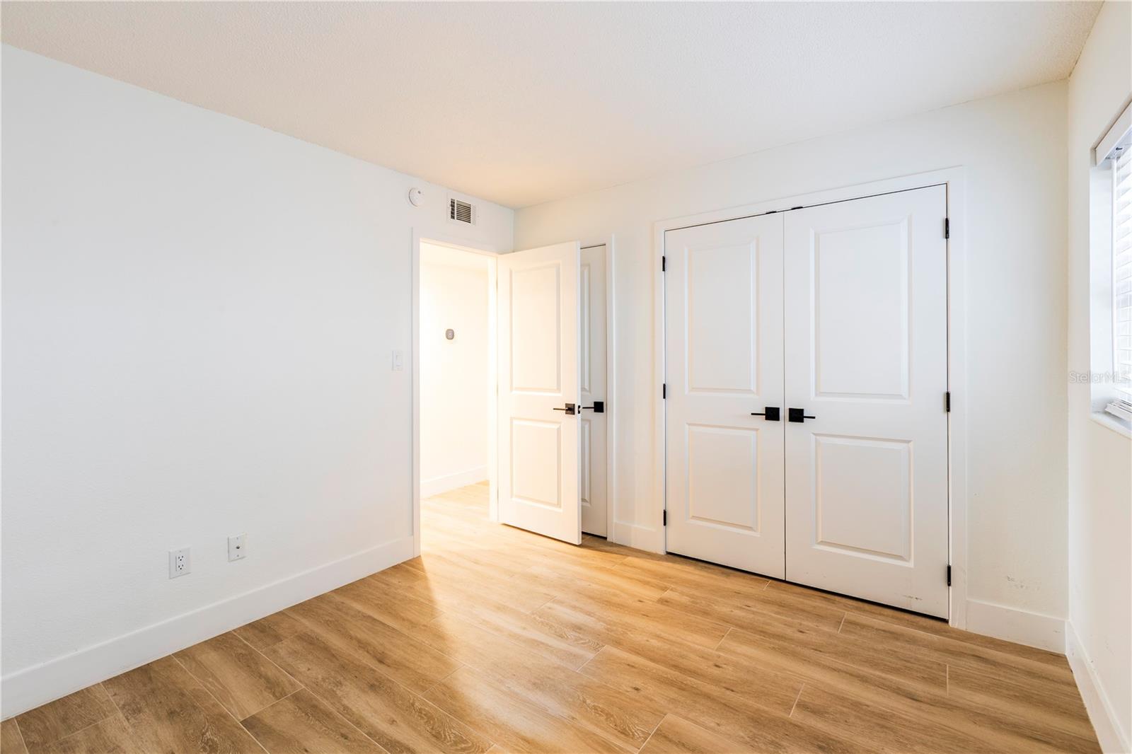 LAKESIDE/DELANEY PARK - Residential Lease