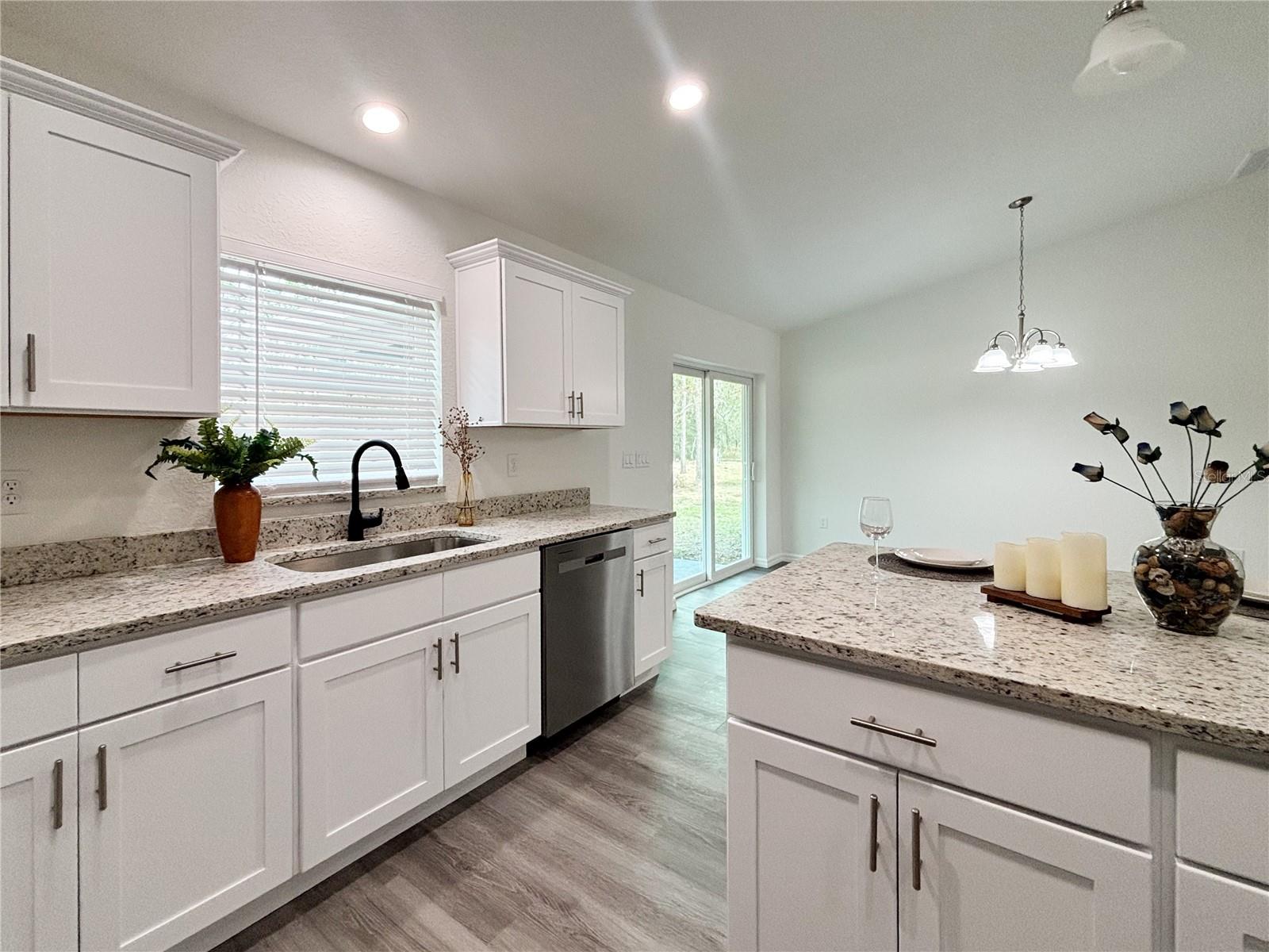 LAKE TROPICANA - Residential