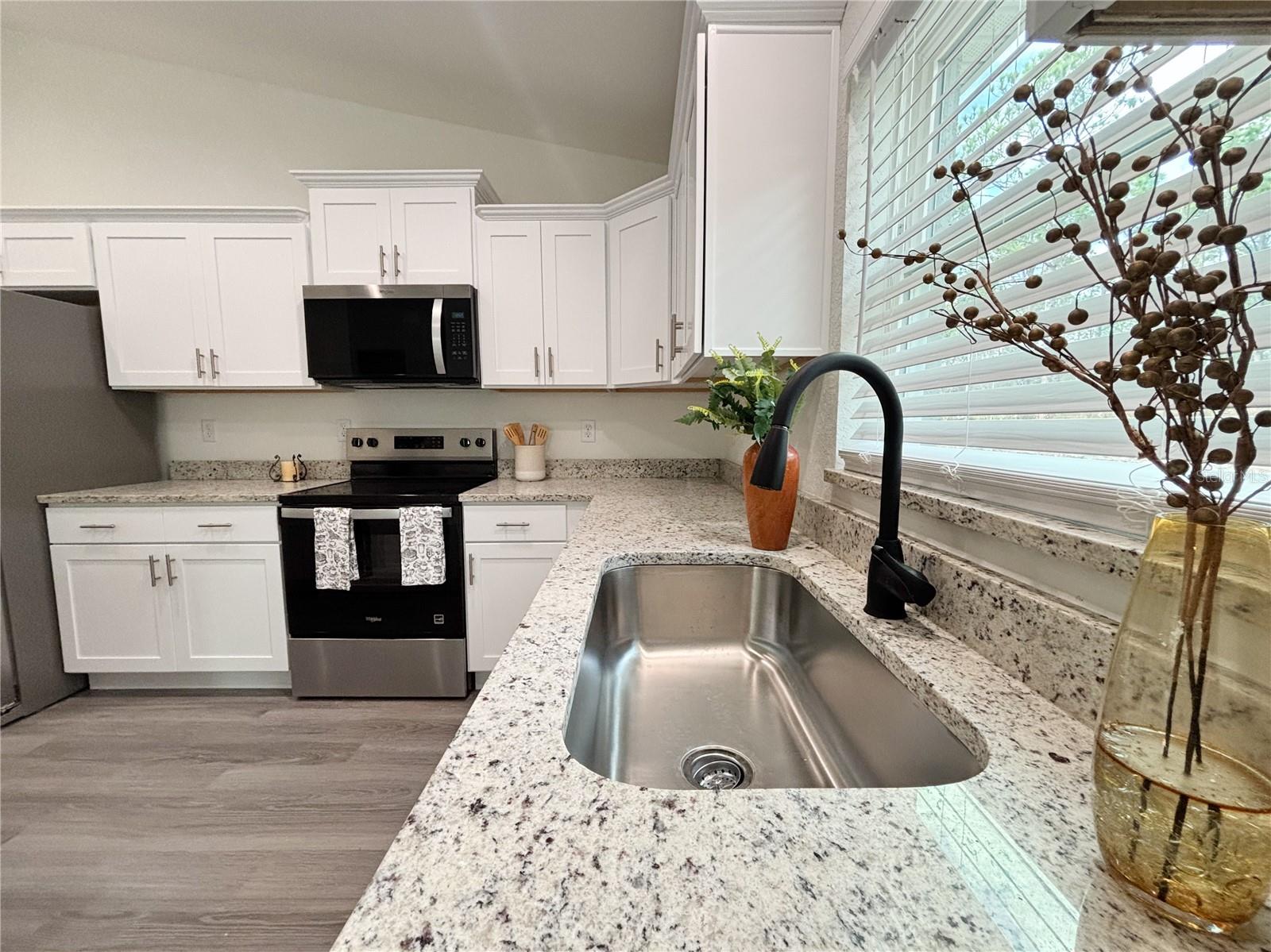 LAKE TROPICANA - Residential