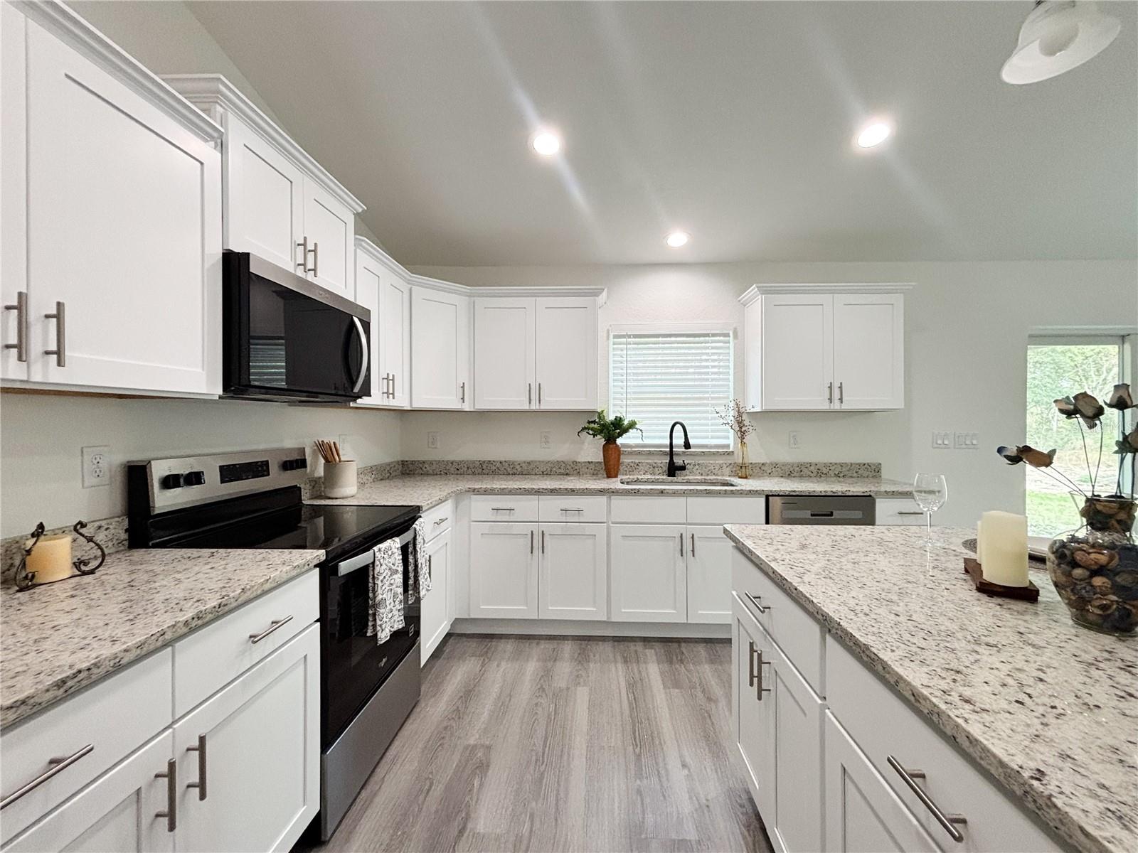 LAKE TROPICANA - Residential