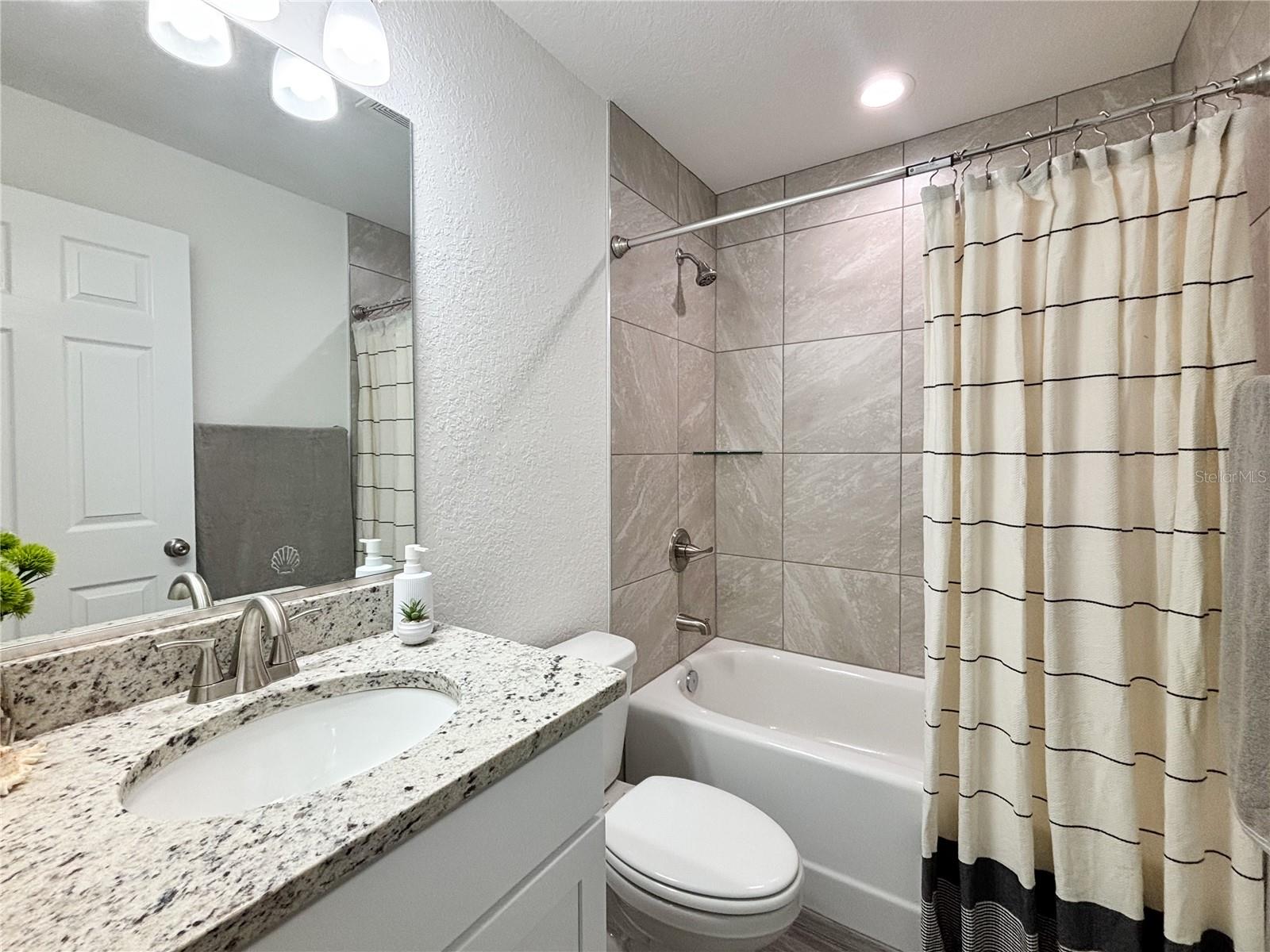 LAKE TROPICANA - Residential