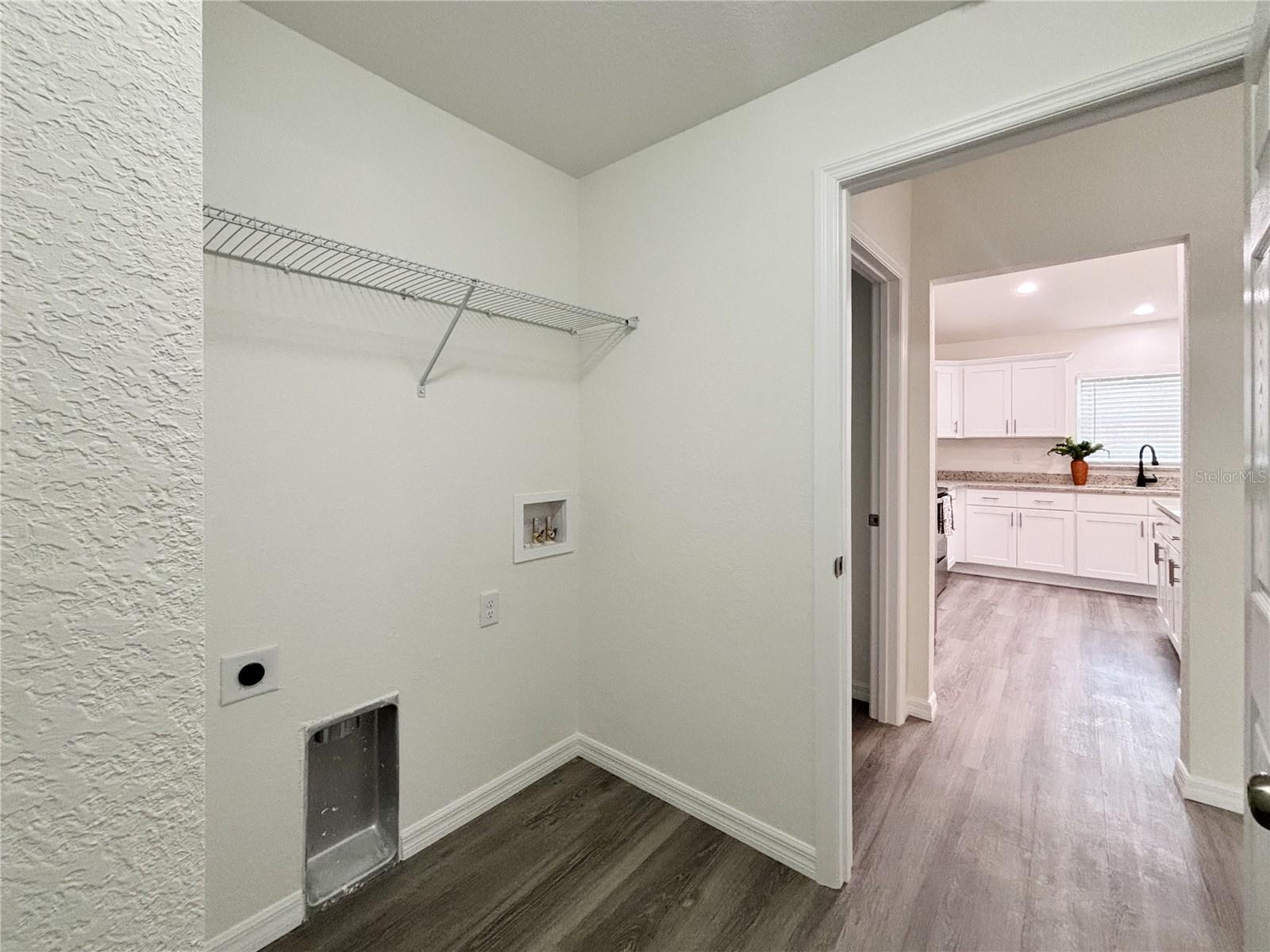 LAKE TROPICANA - Residential