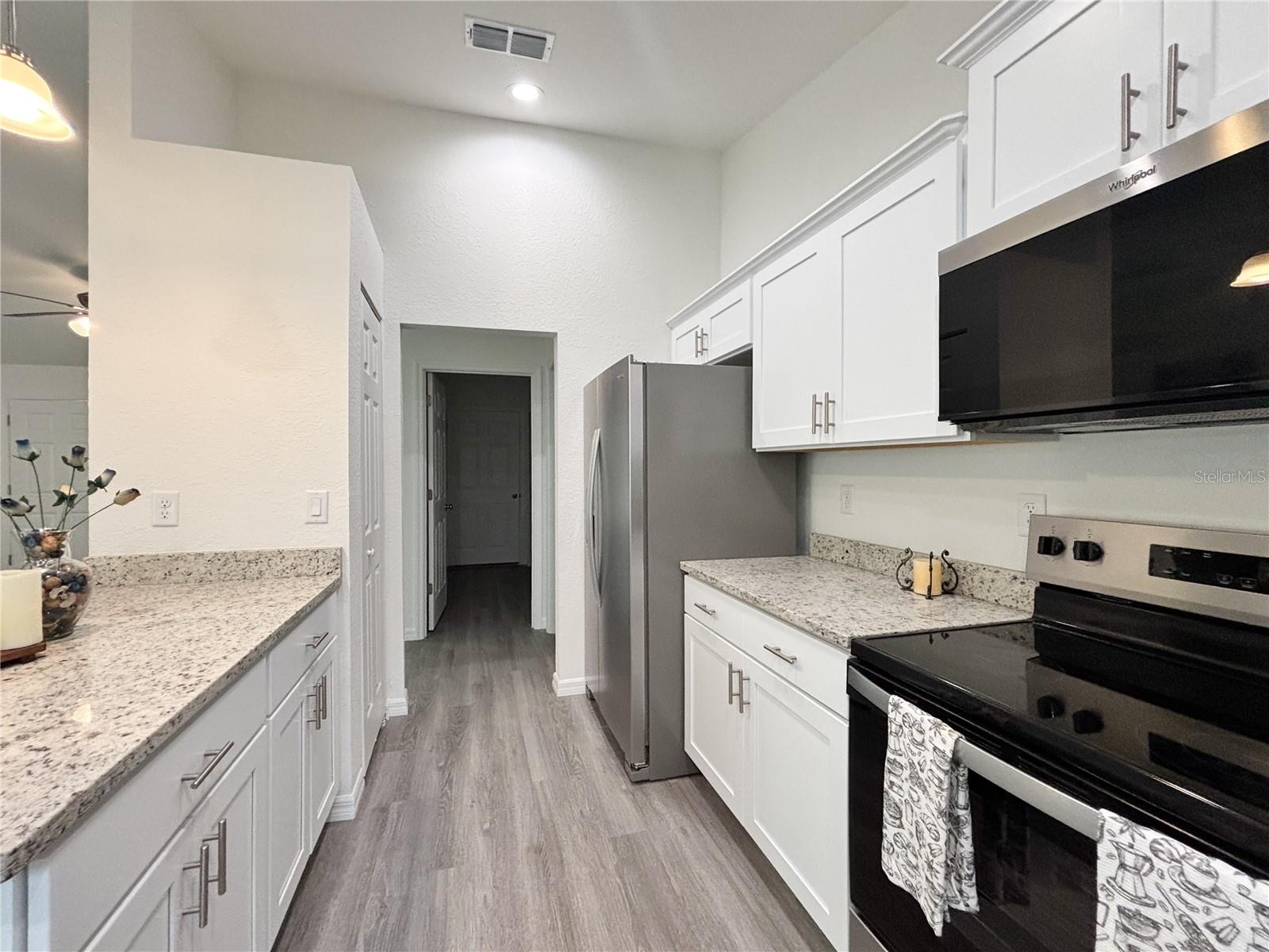 LAKE TROPICANA - Residential