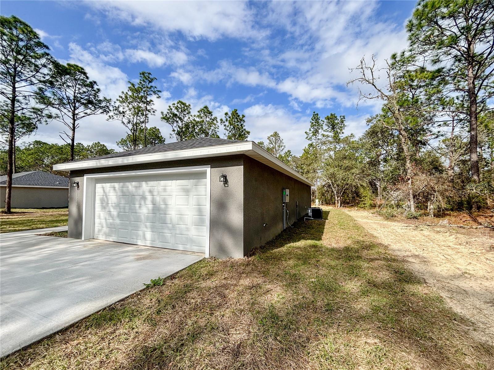 LAKE TROPICANA - Residential